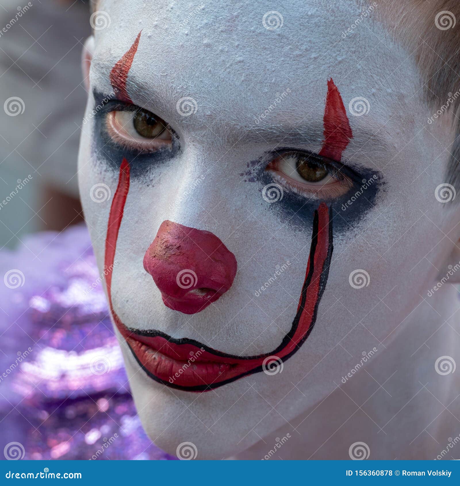 A Man Costumed as Pennywise Making Scary Face Reaction · Free Stock Photo