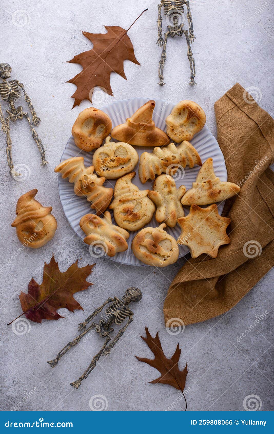 Halloween Muffins in Shape of Bat and Ghost Stock Photo - Image of ... Halloween Muffins in Shape of Bat and Ghost Stock Photo - Image of ...