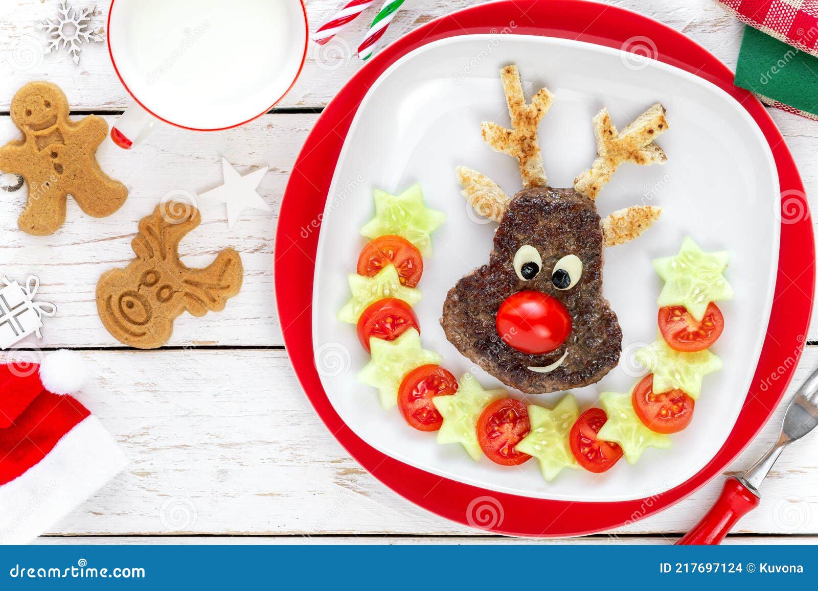 Hambúrguer Em Forma De Rena De Natal Com Tomate E Pepinos Para Crianças  Foto de Stock - Imagem de pepino, servido: 217697124