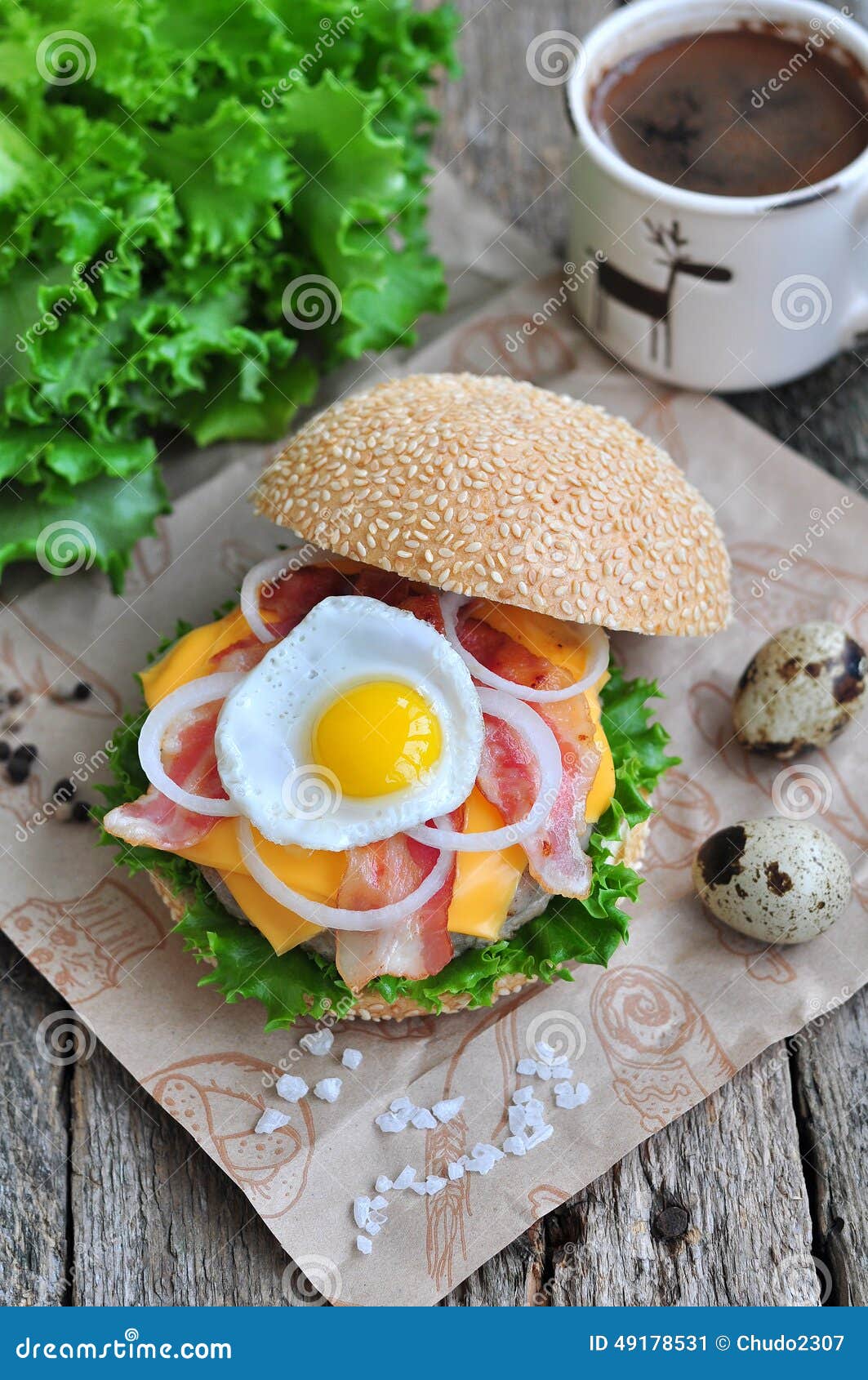 Hamburger, Hamburger Con Manzo Arrostito, Uovo, Formaggio, Bacon E