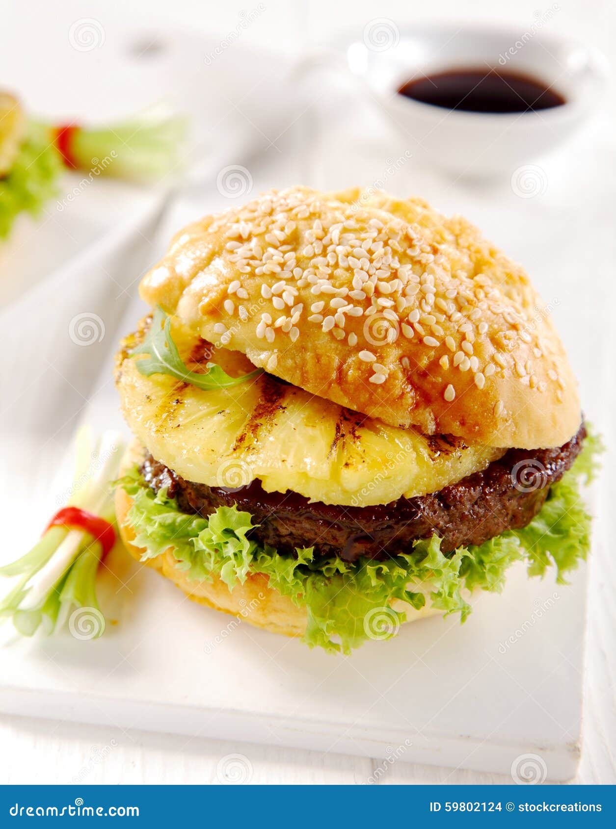 Hamburger Hawaiano Dell&amp;#39;ananas Di Teriyaki Tropicale Fotografia Stock ...