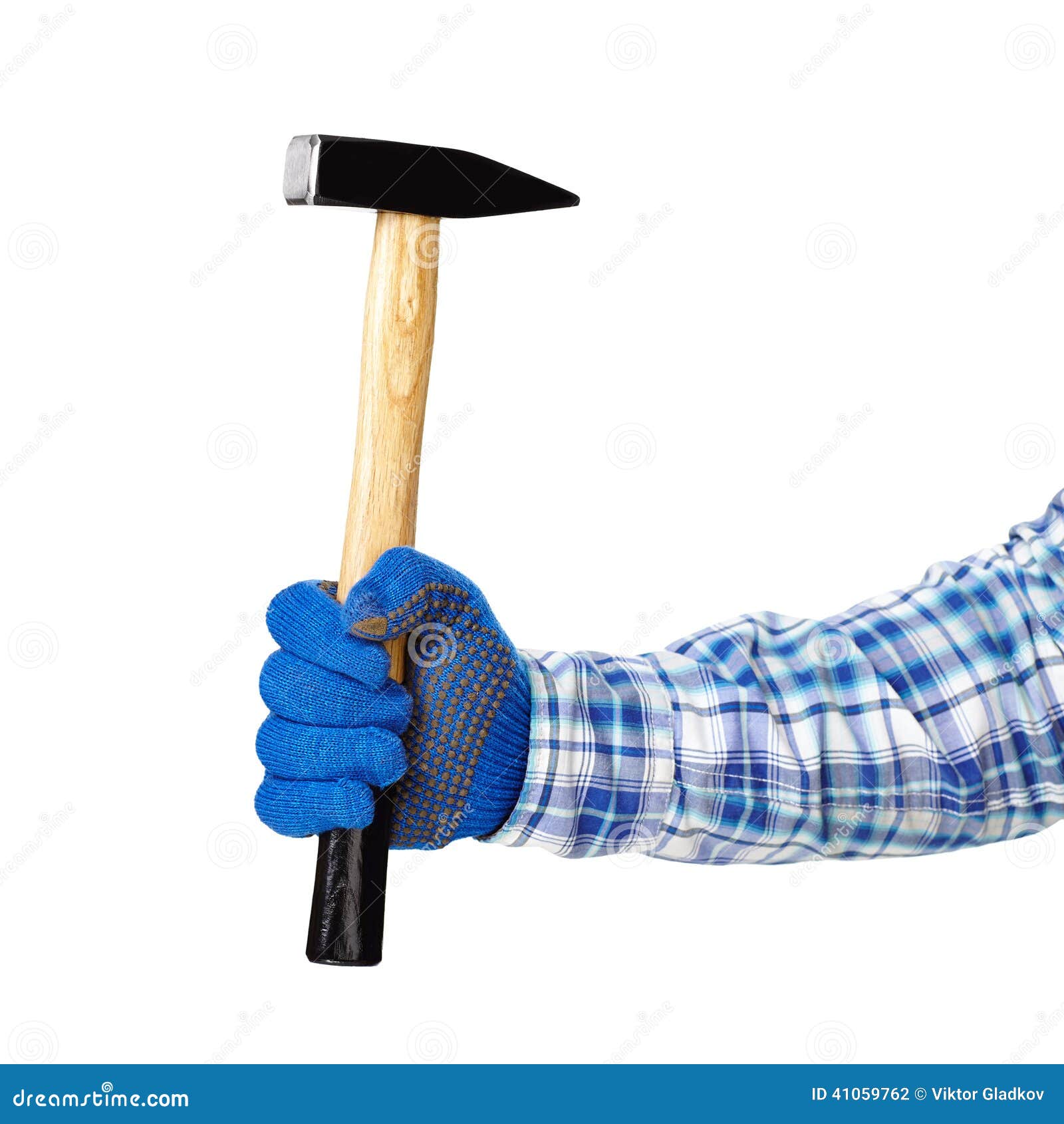 Hammer in der Hand. Arbeitshand mit dem Schutzhandschuh, der Hammer lokalisiert auf weißem Hintergrund hält