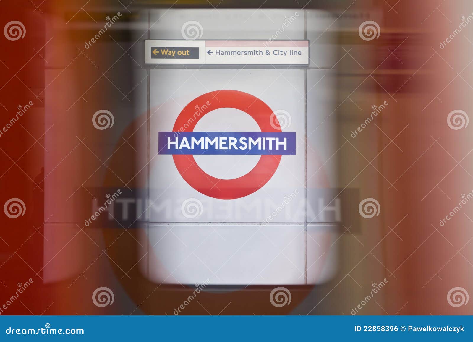 Hammersmith tube station editorial photo. Image of travel 22858396