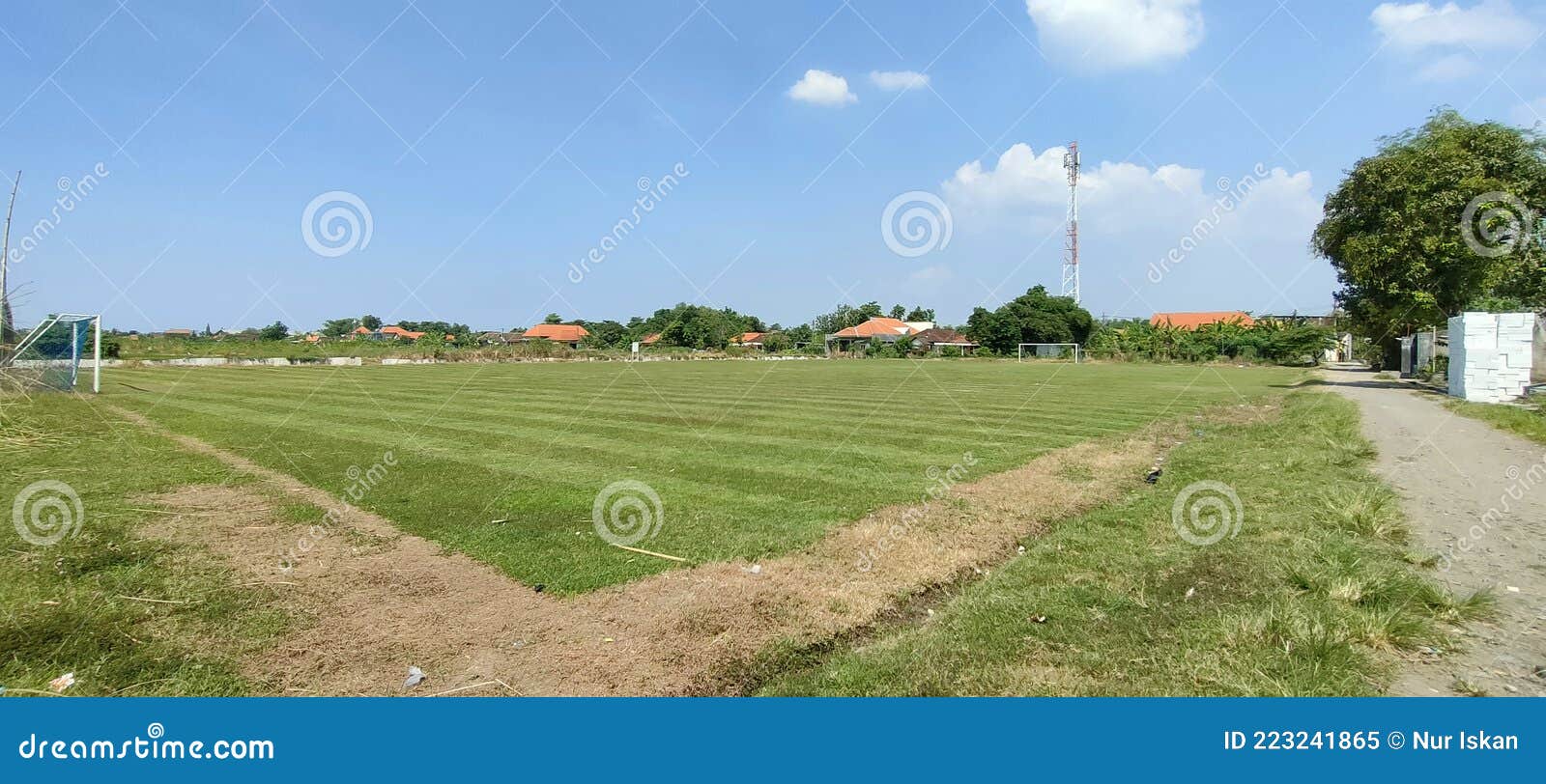 hamparan lapangan bola