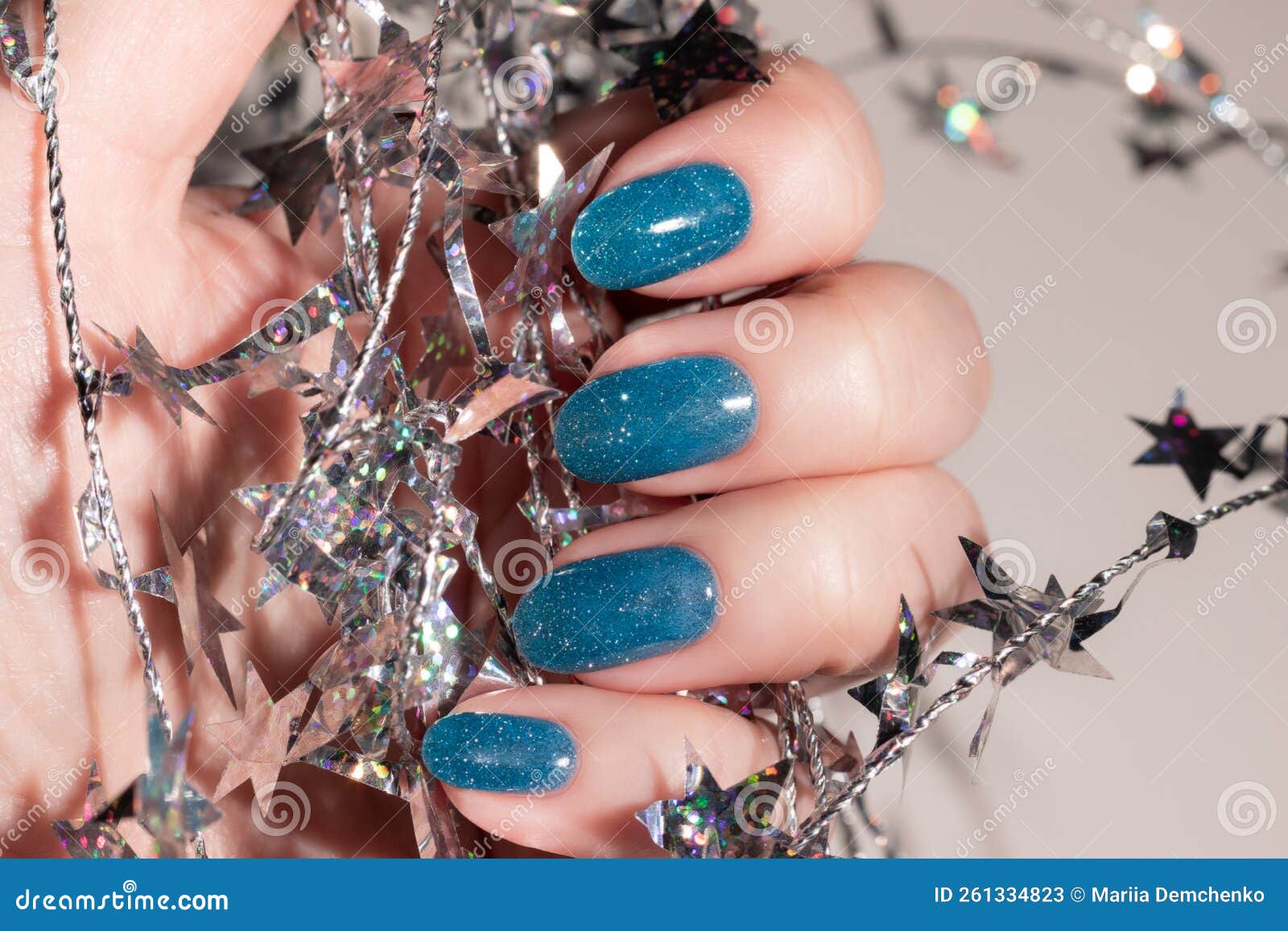 How To Remove Glitter Nail Paint