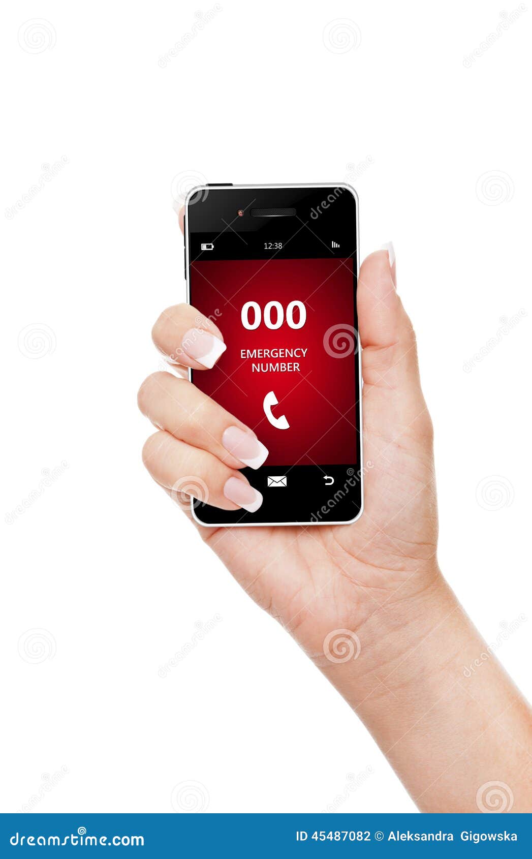 Hand die mobiel die telefoonalarmnummer 000 houden over whi wordt geïsoleerd. Hand die mobiel die telefoonalarmnummer 000 houden over witte achtergrond wordt geïsoleerd