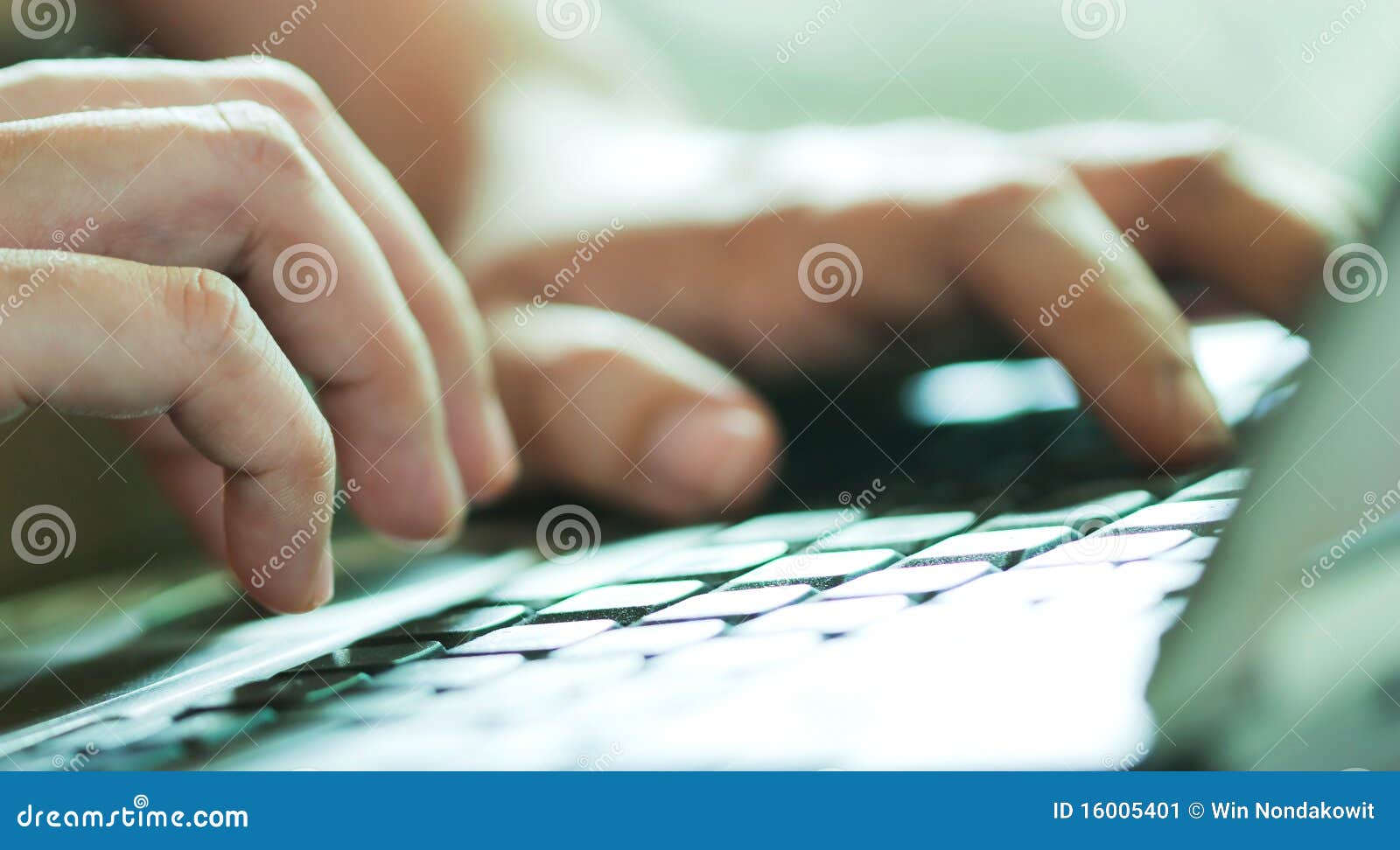 hand on keyboard