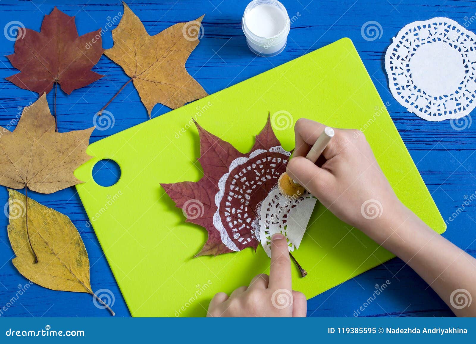 DIY Paper dried leaves for fall crafts (how to make paper