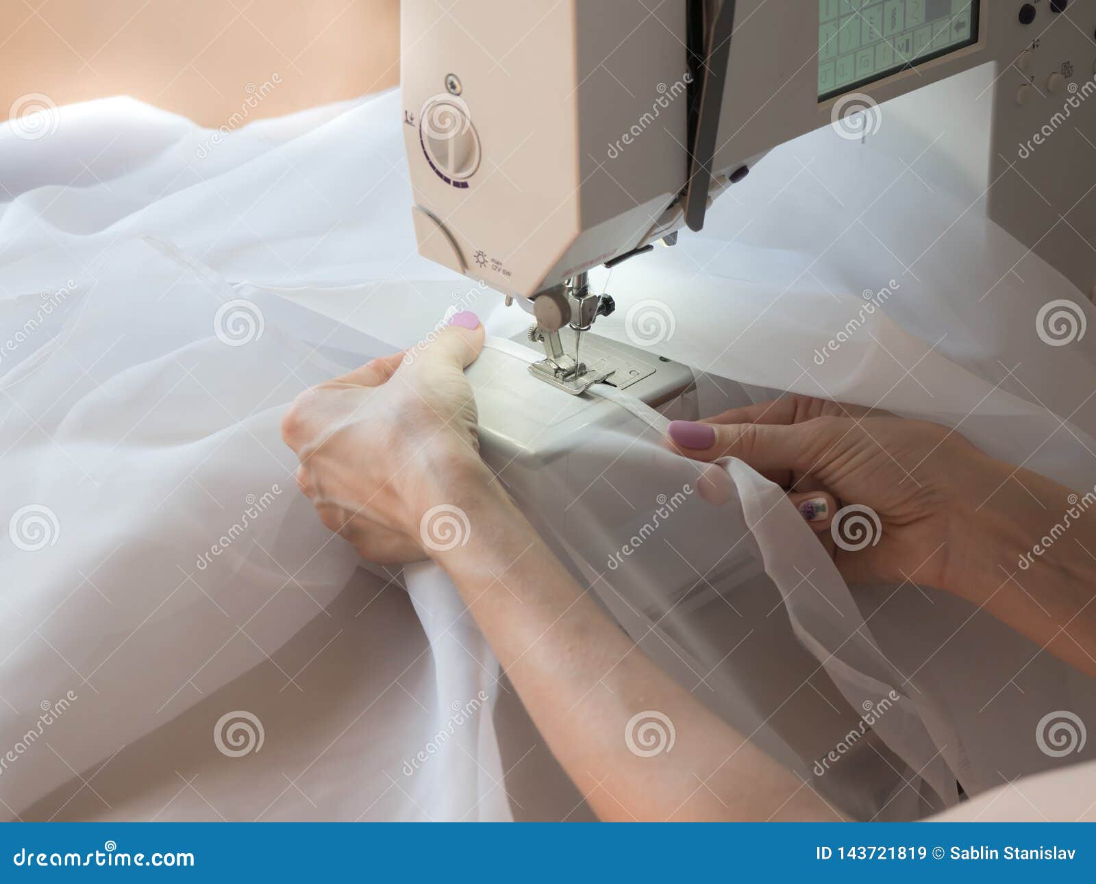 Hand Sews a Tulle on the Sewing Machine. Stock Image Image of beautiful, craft 143721819