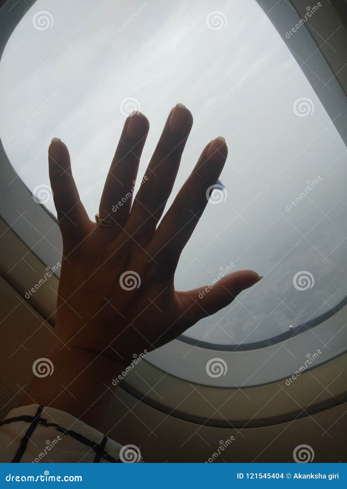 hand shades in flight