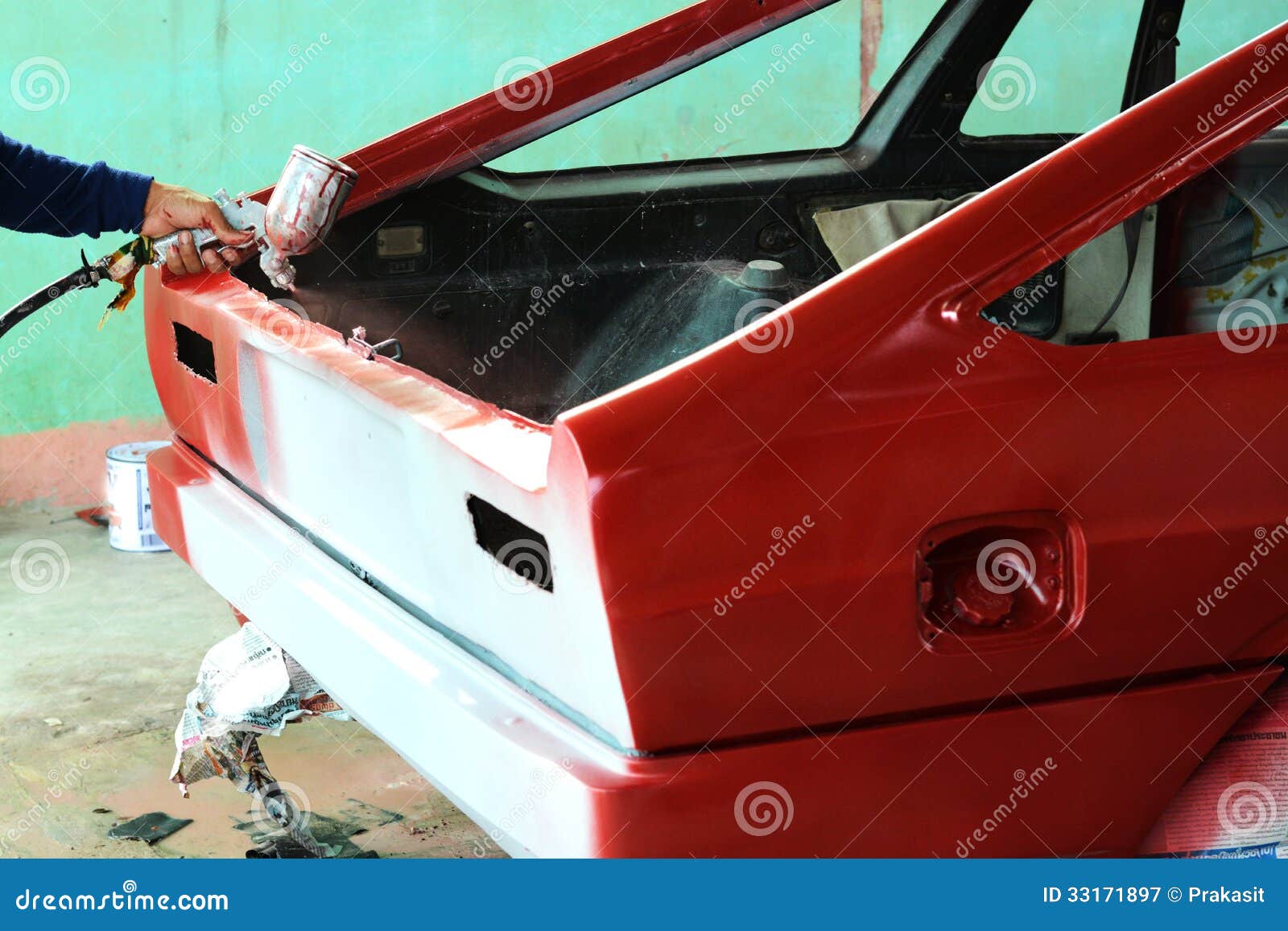 Hand with spray paint gun stock image. Image of hand 33171897