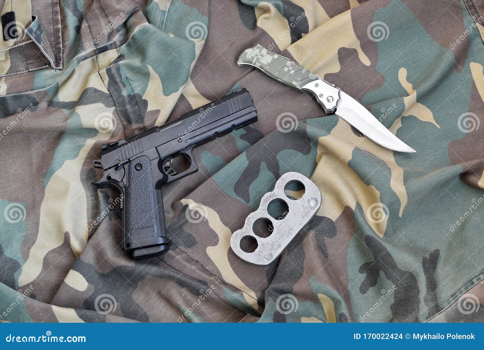 Brass knuckle knife hi-res stock photography and images - Alamy