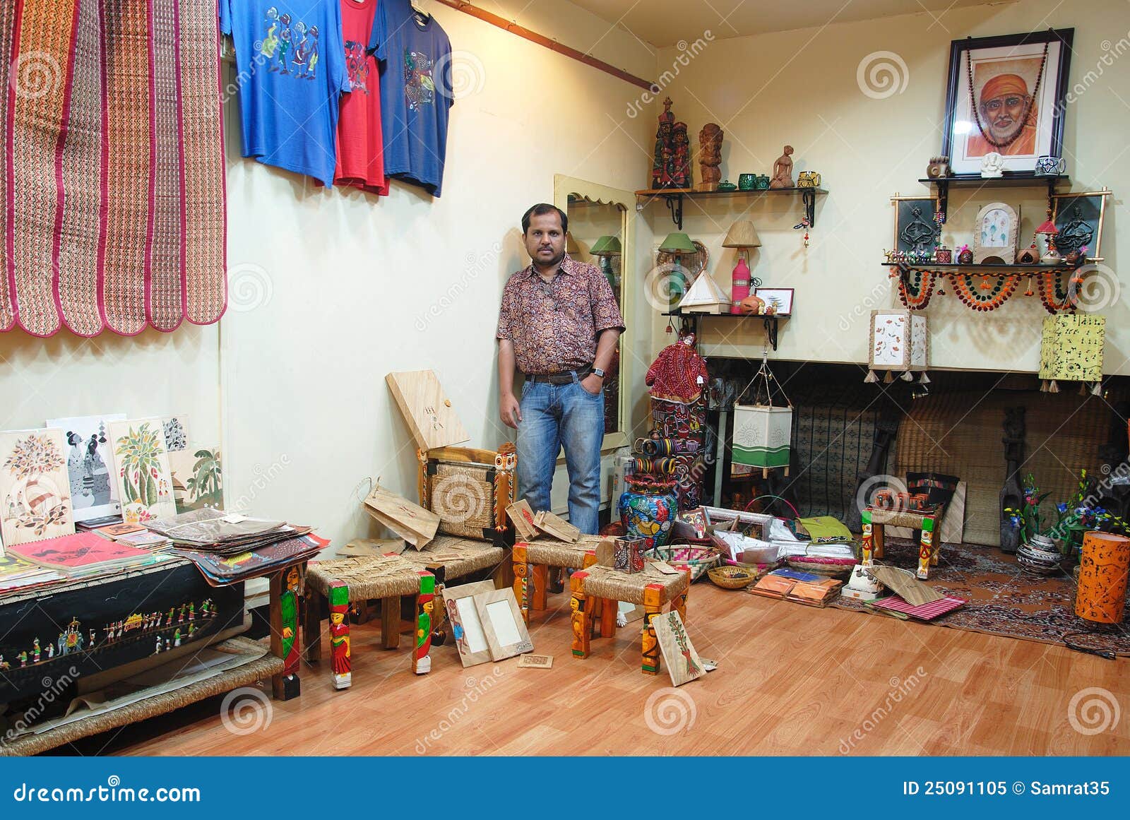 Handicrafts shop editorial image. Image of colour, floor - 25091105