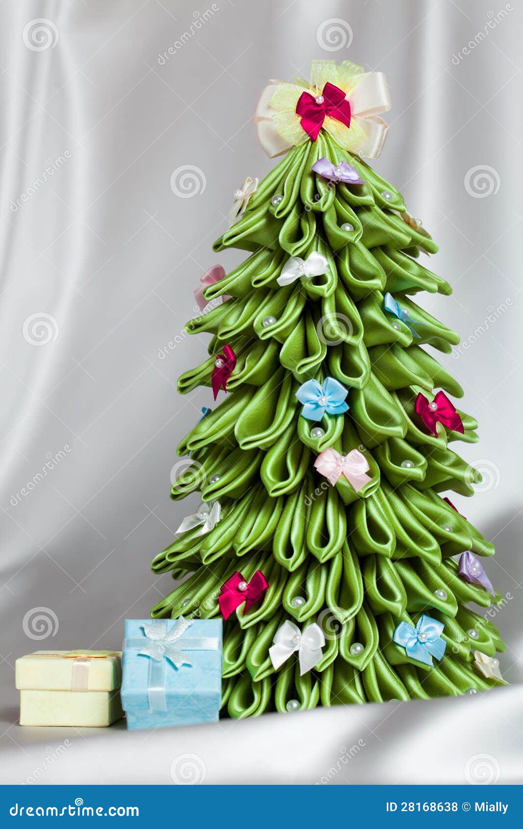 Handmade Fabric Christmas Tree Royalty Free Stock Photos 