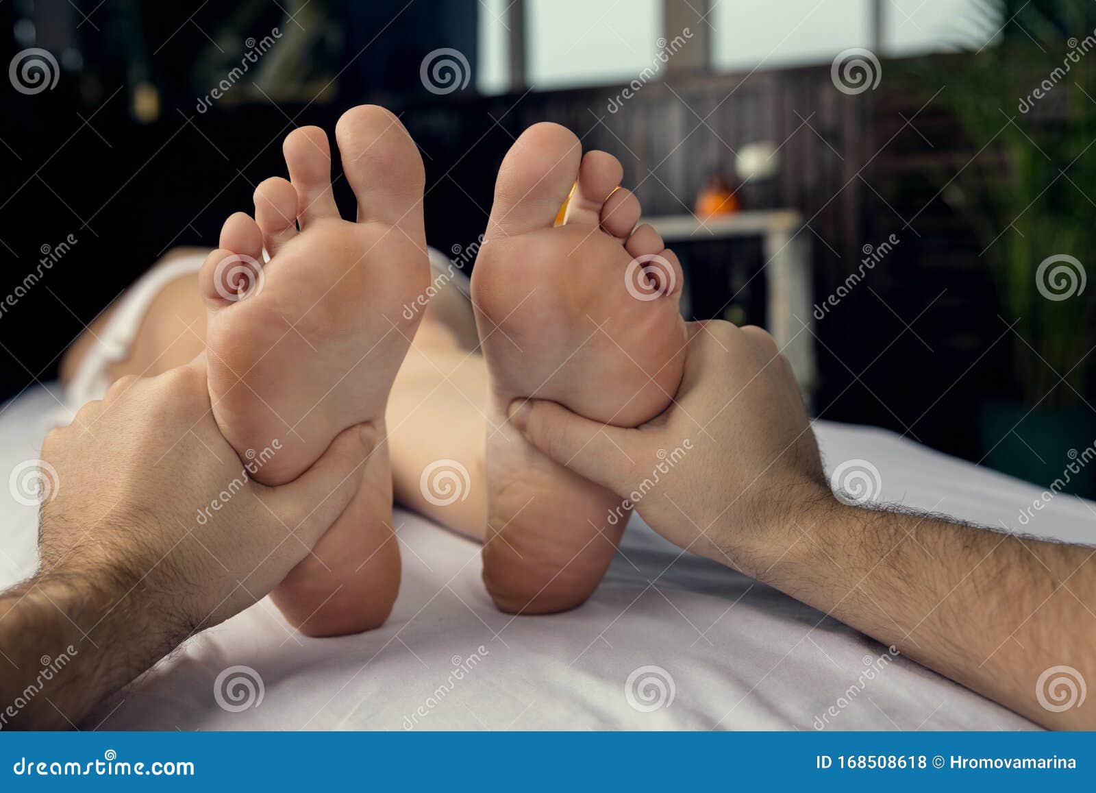 Hands Of A Massage Therapist Does A Woman Foot Massage Stock Ph
