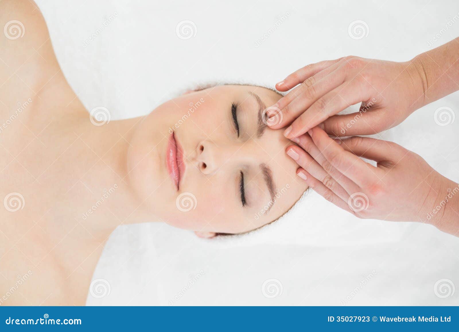 Hands Massaging A Beautiful Woman S Forehead Stock Image Image Of