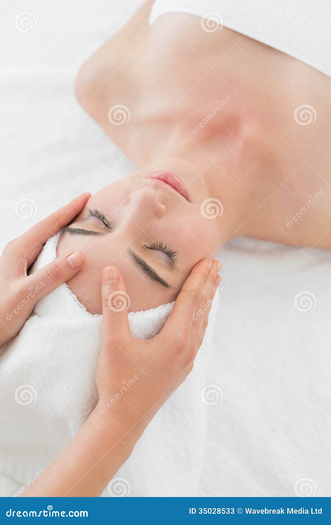 Hands Massaging Woman S Face At Beauty Spa Stock Image Image Of Angle Skin 35028533