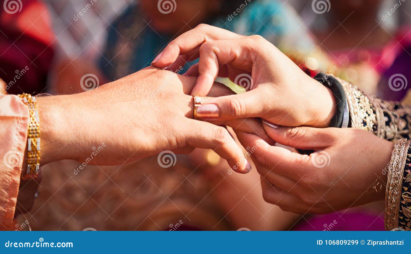 Free: the groom is putting the ring on the ring finger of the bride. -  nohat.cc