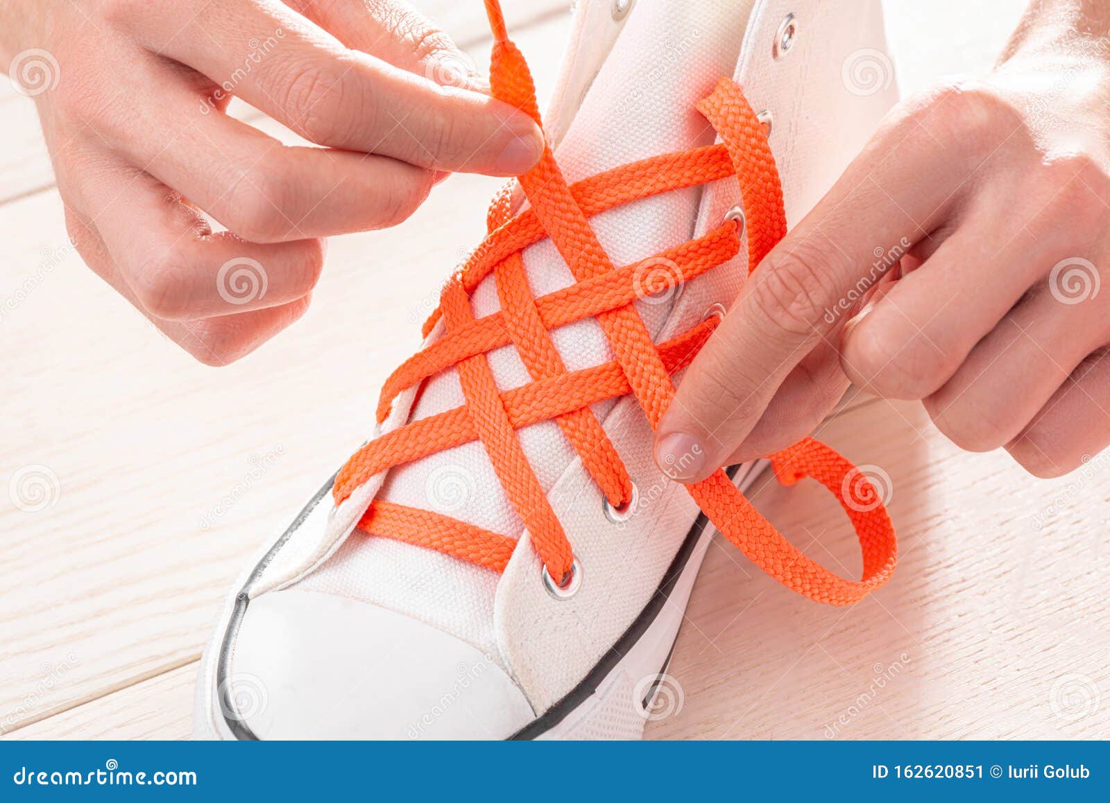 creative shoe tying