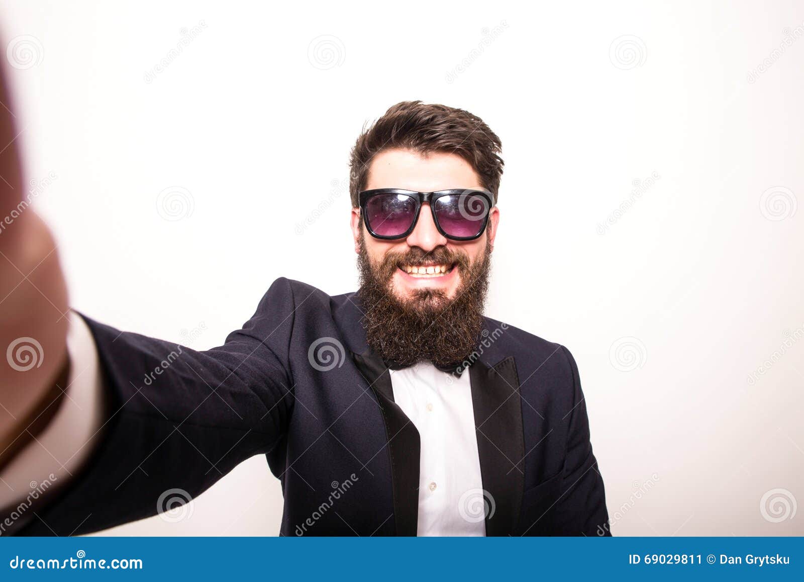guy selfie beard sunglasses