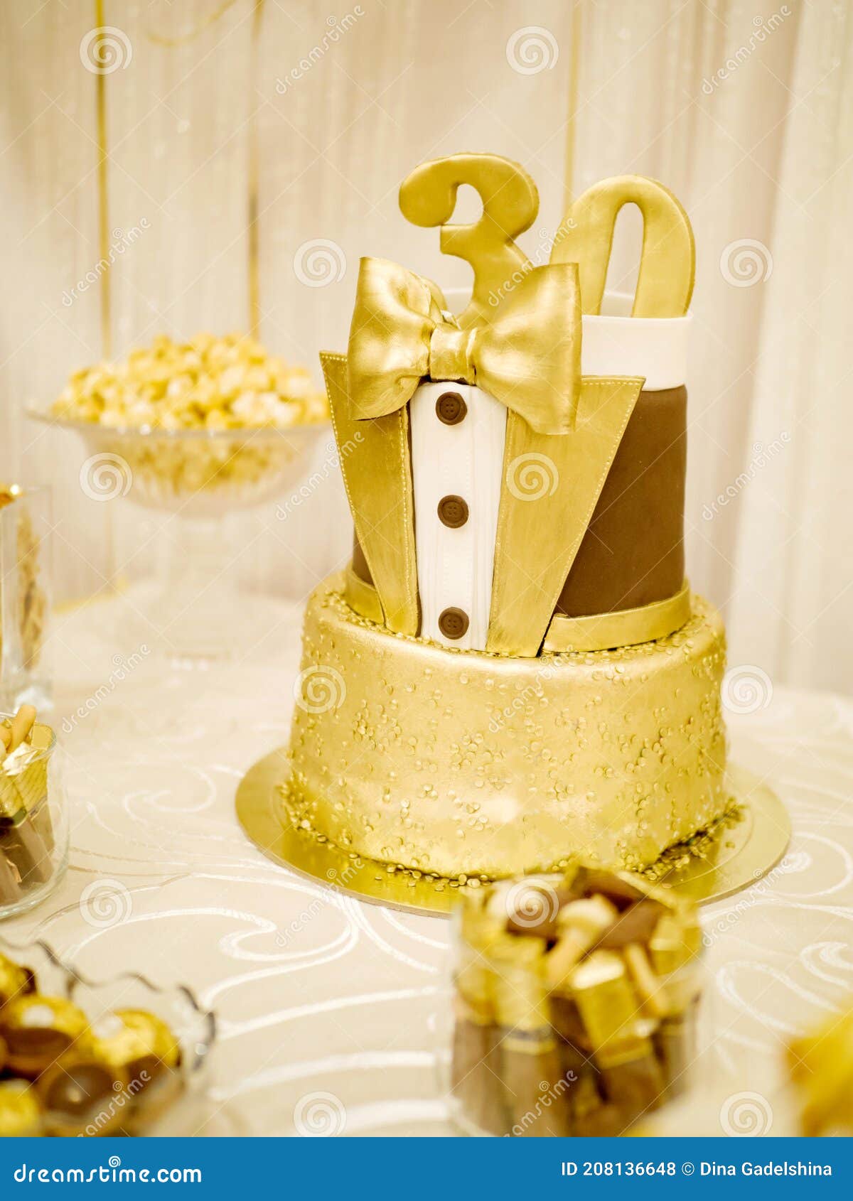 6 400 Birthday Cake Man Photos Free Royalty Free Stock Photos From Dreamstime 6 400 Birthday Cake Man Photos Free Royalty Free Stock Photos From Dreamstime