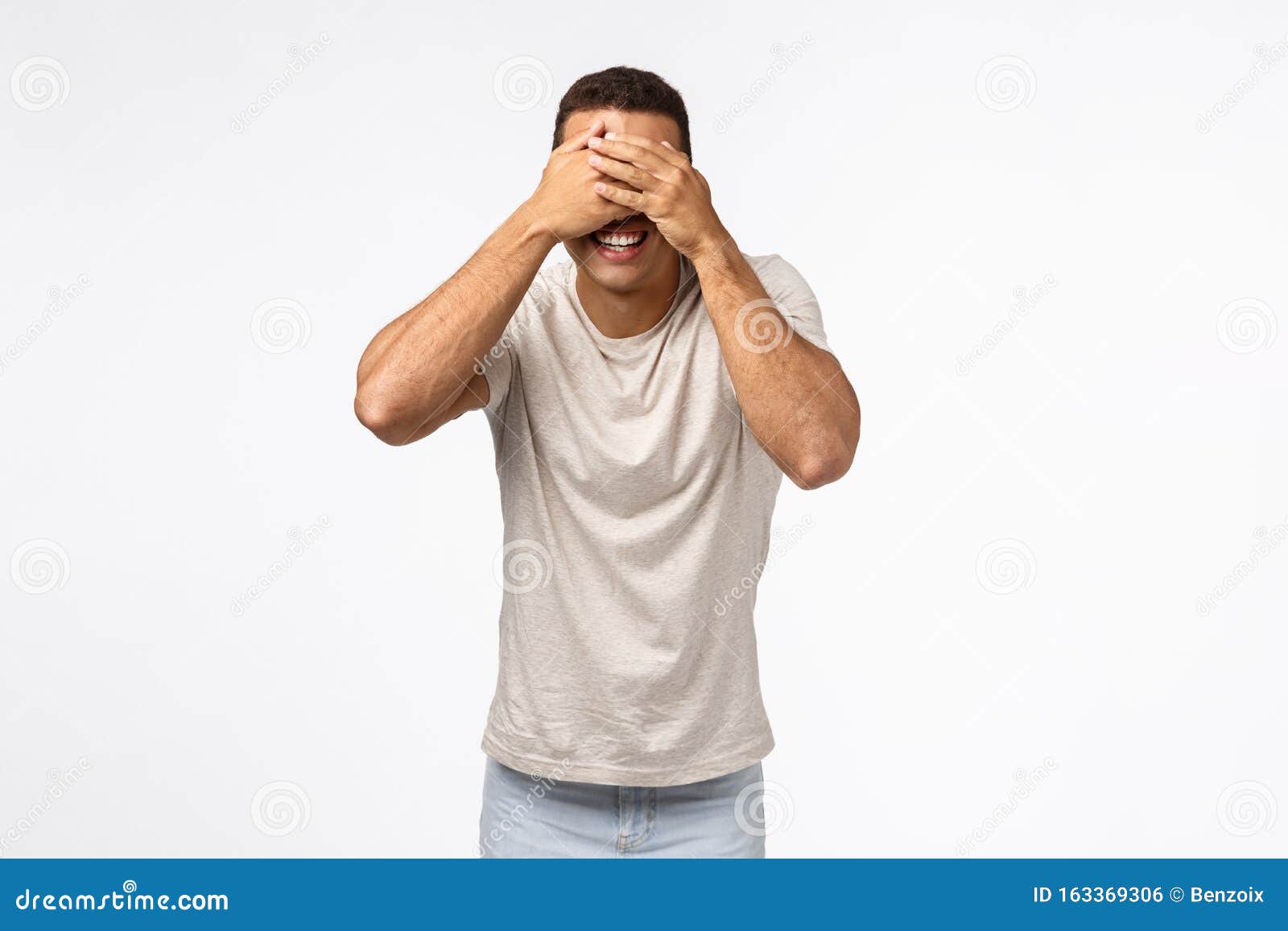 Blindfolded person hi-res stock photography and images - Alamy