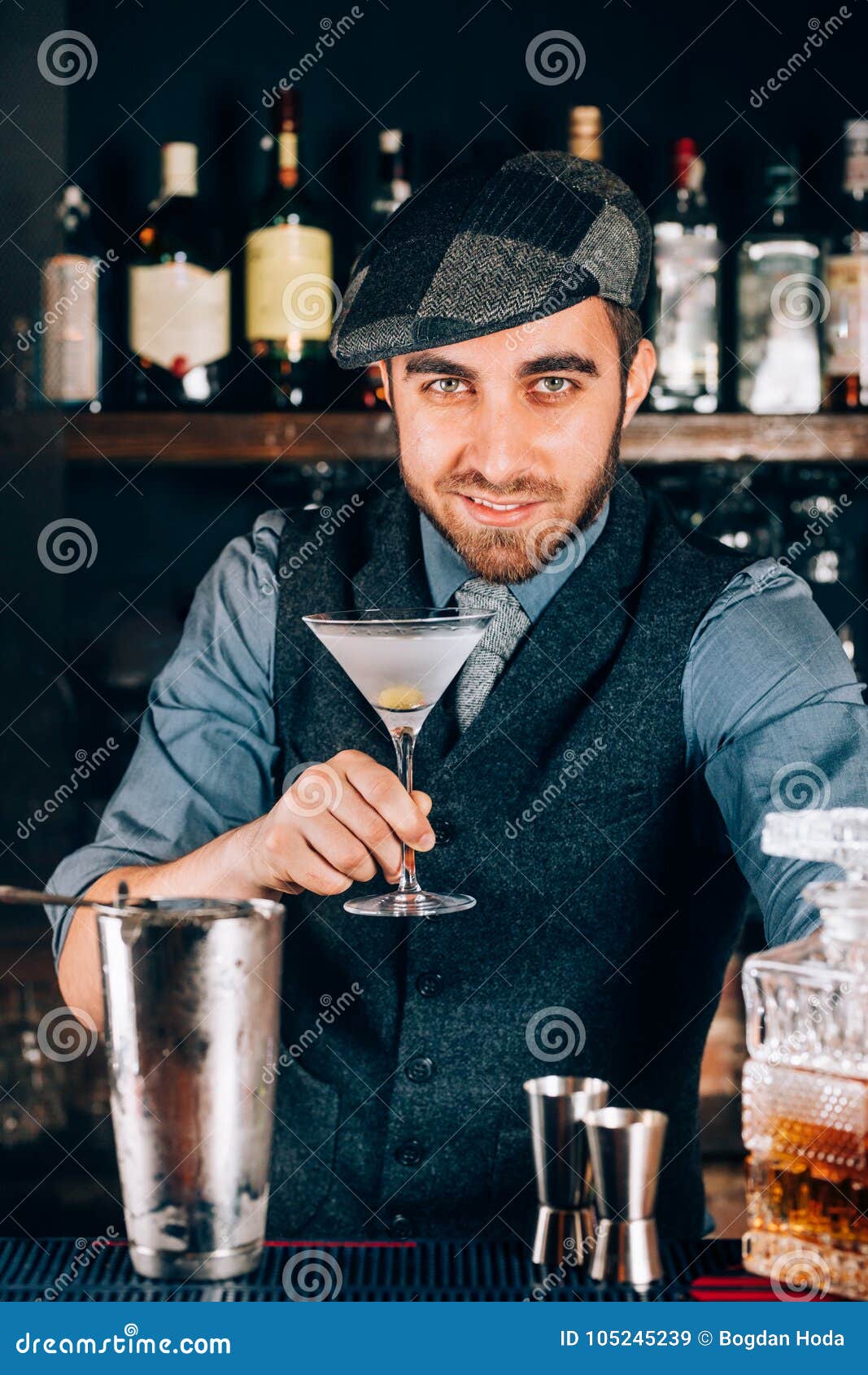barman datând un client)
