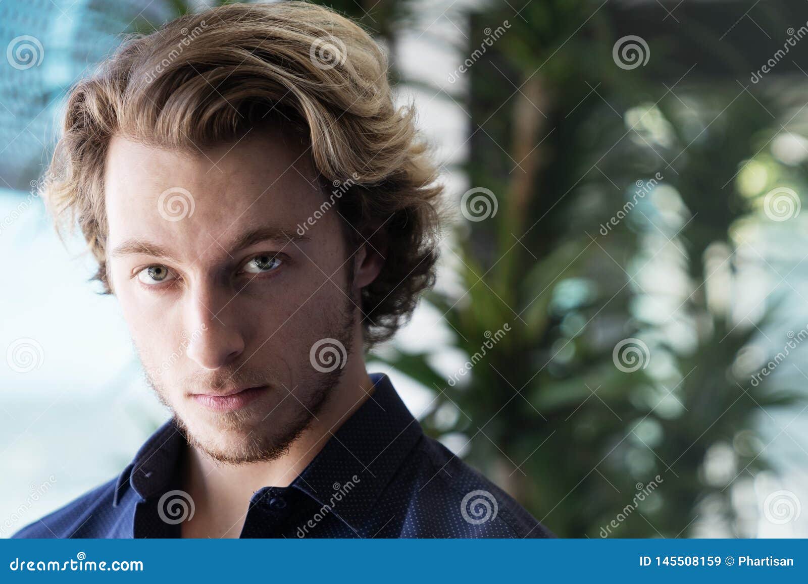 Blonde Man with Stubble Photo - wide 3