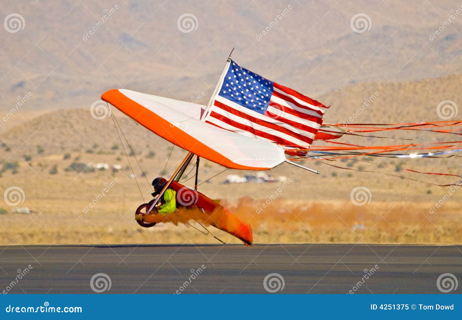 Hang Glider Landing Royalty Free Stock Photo Image 4251375
