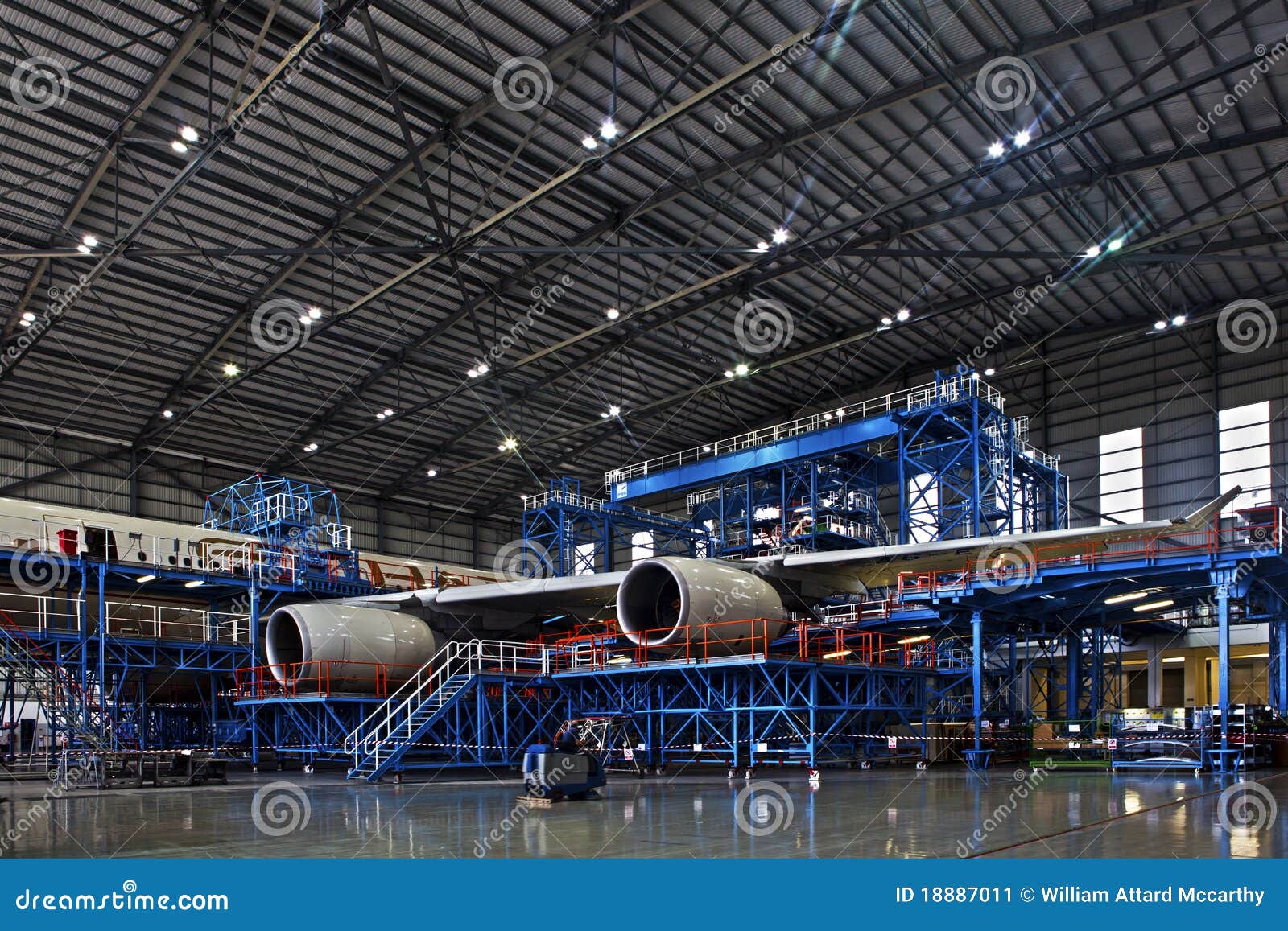Hangar de los aviones foto editorial. Imagen de editorial - 18887011