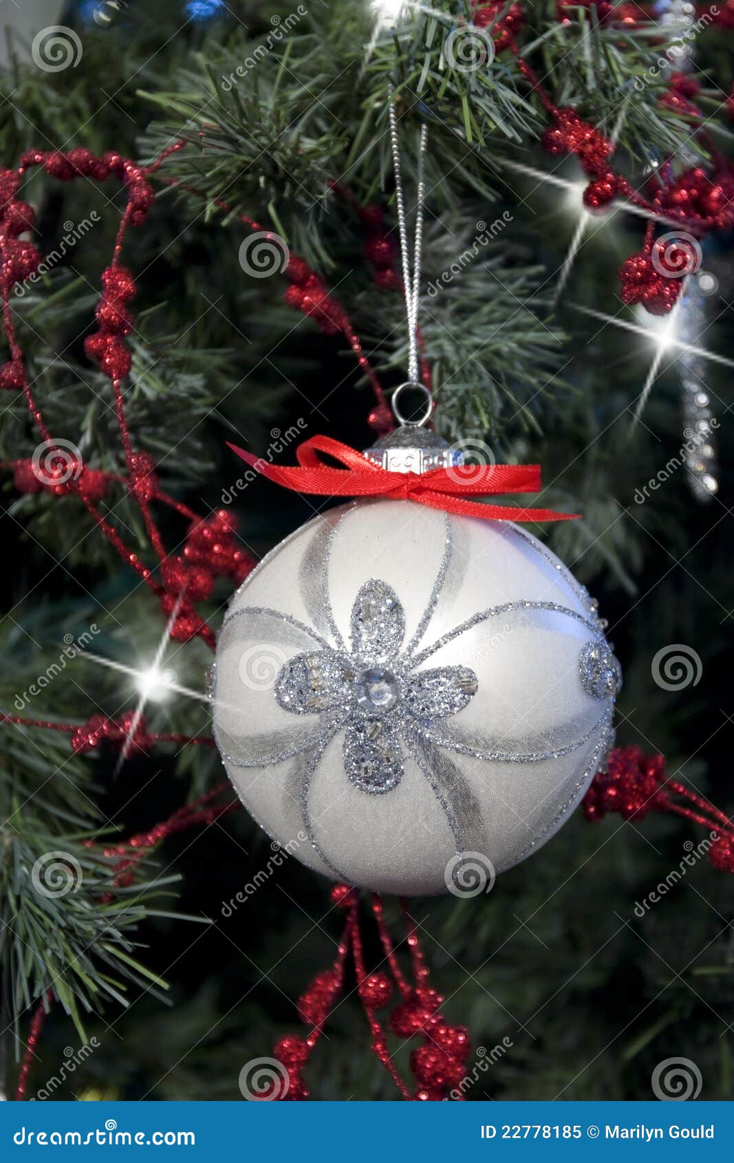 Hanging Christmas Ornament stock image. Image of green - 22778185