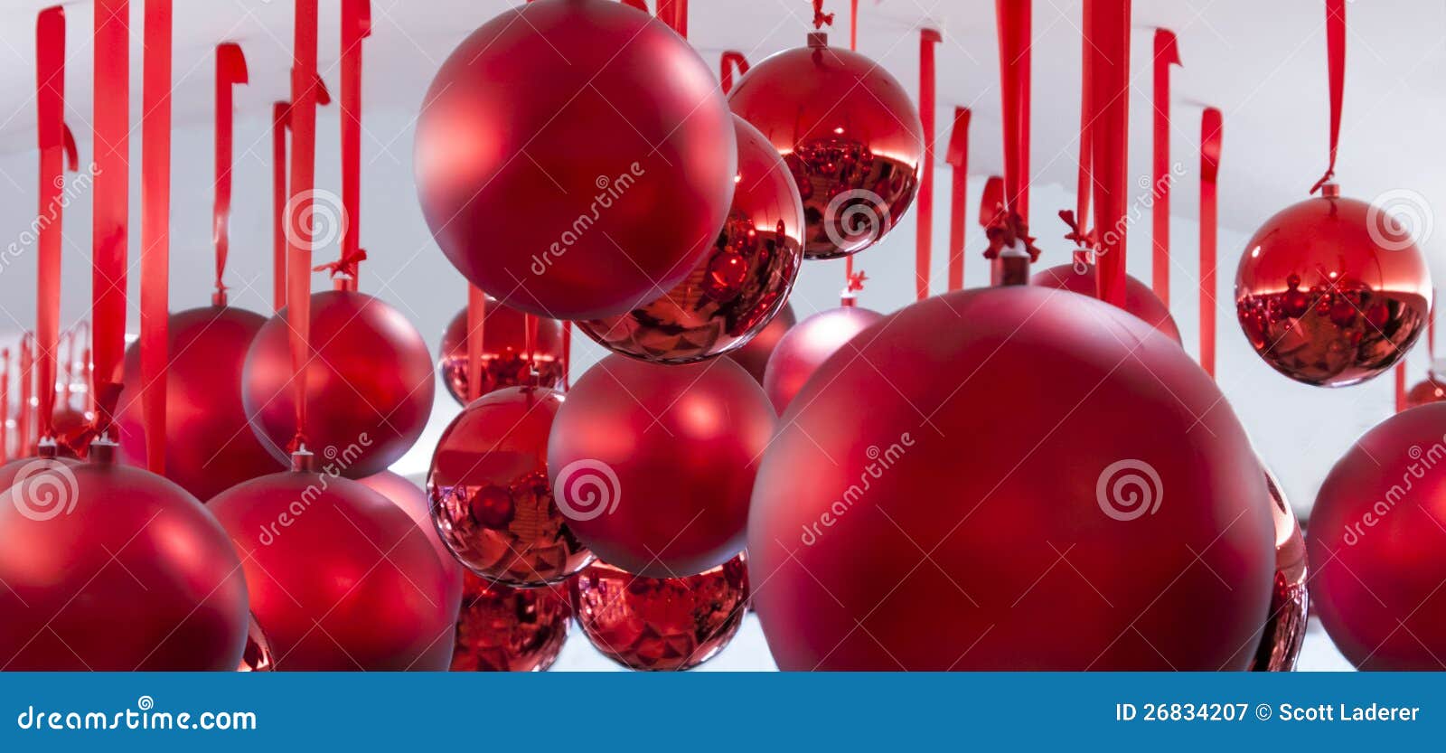 Hanging Red Christmas Balls Royalty Free Stock Photography 