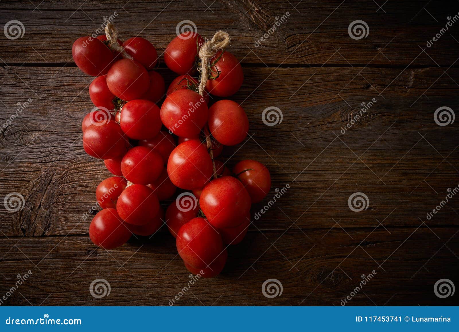 hanging tomatoes de colgar from catalonia