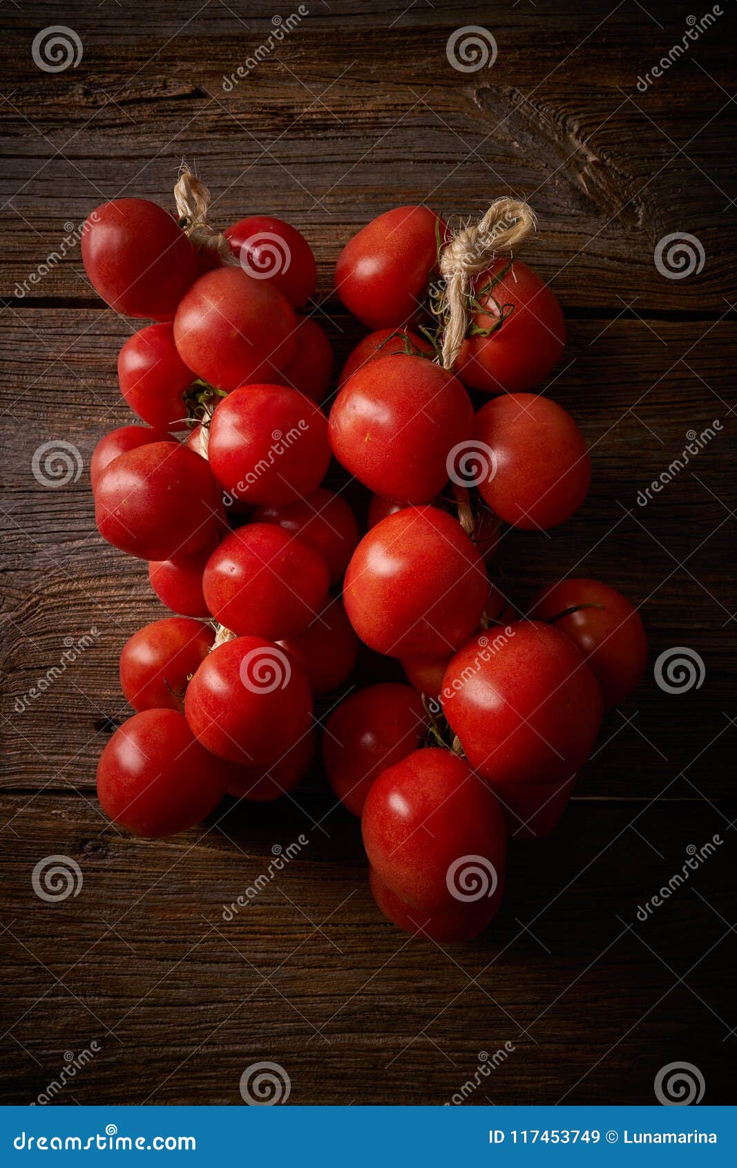 hanging tomatoes de colgar from catalonia
