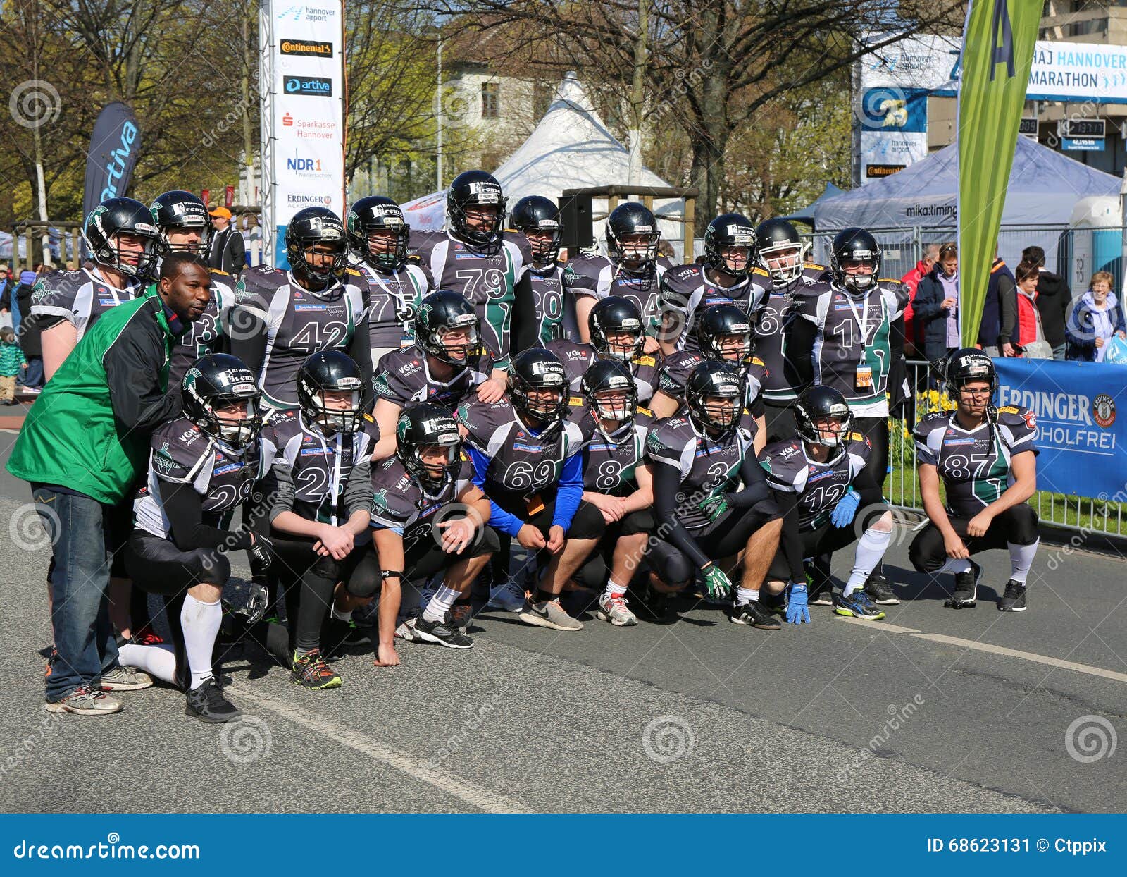 Hannover Spartans American Football Team Posing at Hannover Marathon