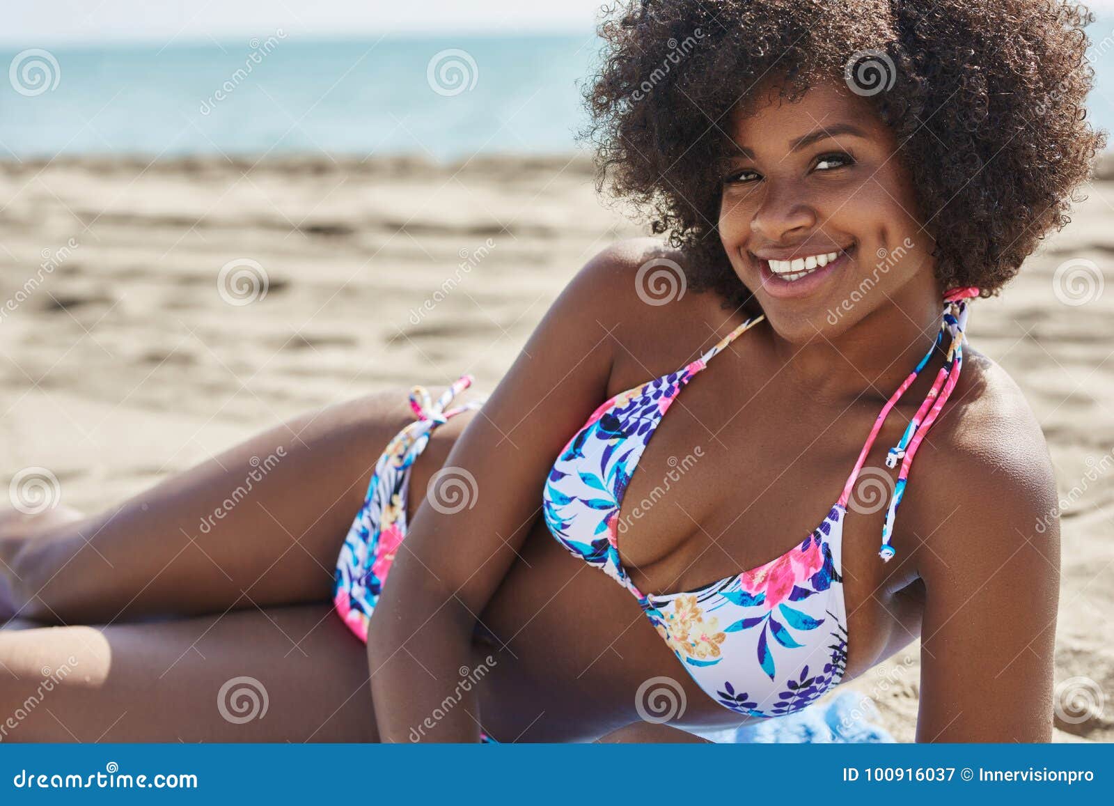 Beach Bikini Candid Pic Photo