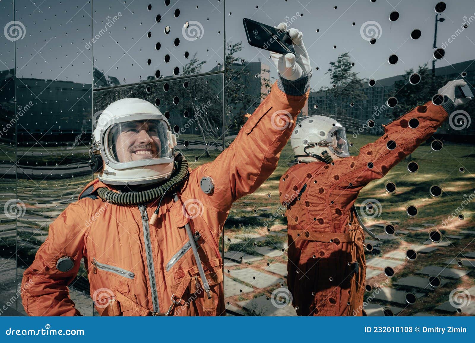 Spaceman taking a selfie, illustration - Stock Image - C050/8971 - Science  Photo Library