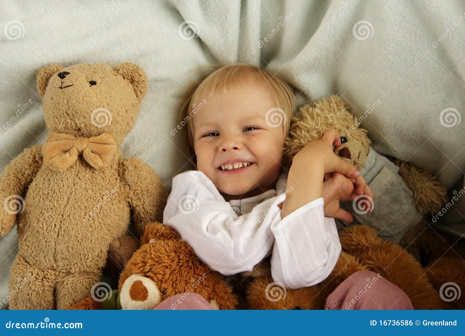 happy child bed teddy bear 16736586