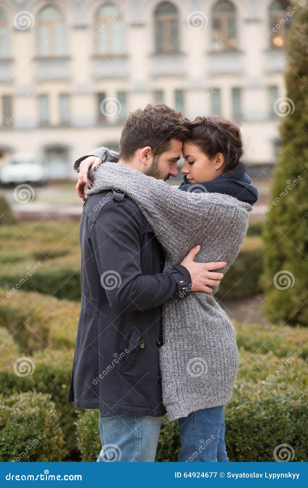 https://thumbs.dreamstime.com/z/happy-couple-hugging-autumn-park-portrait-standing-face-to-face-beautiful-people-love-64924677.jpg