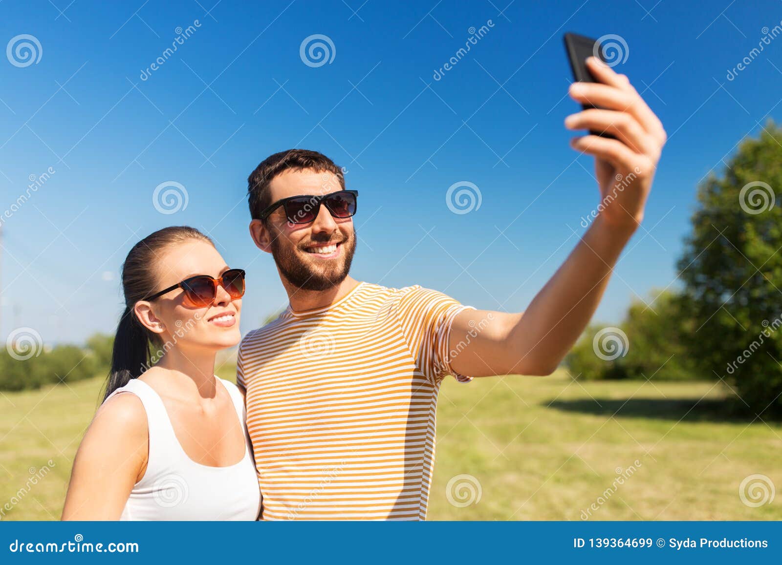 Happy Couple Taking Selfie By Smartphone In Summer Stock Image Image Of Clothes Leisure 