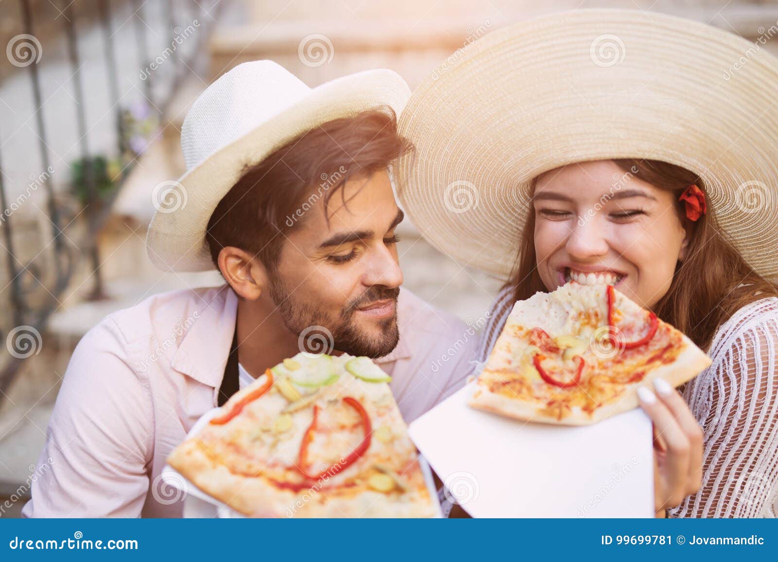 фотосессия пары с пиццей фото 60