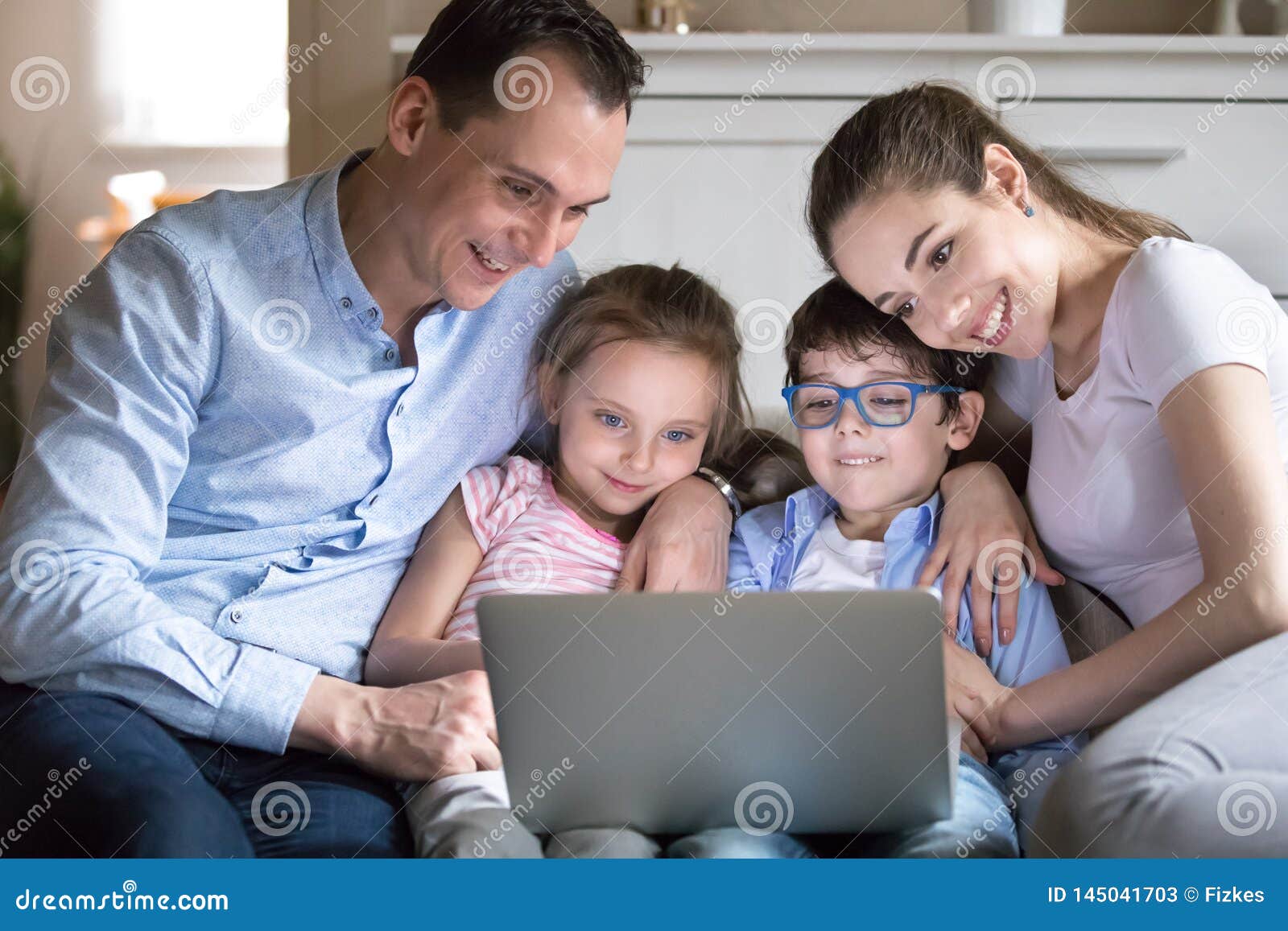 9,024 Happy Family Cartoon Stock Photos - Free & Royalty-Free Stock Photos from Dreamstime 9,024 Happy Family Cartoon Stock Photos - Free & Royalty-Free Stock Photos from Dreamstime