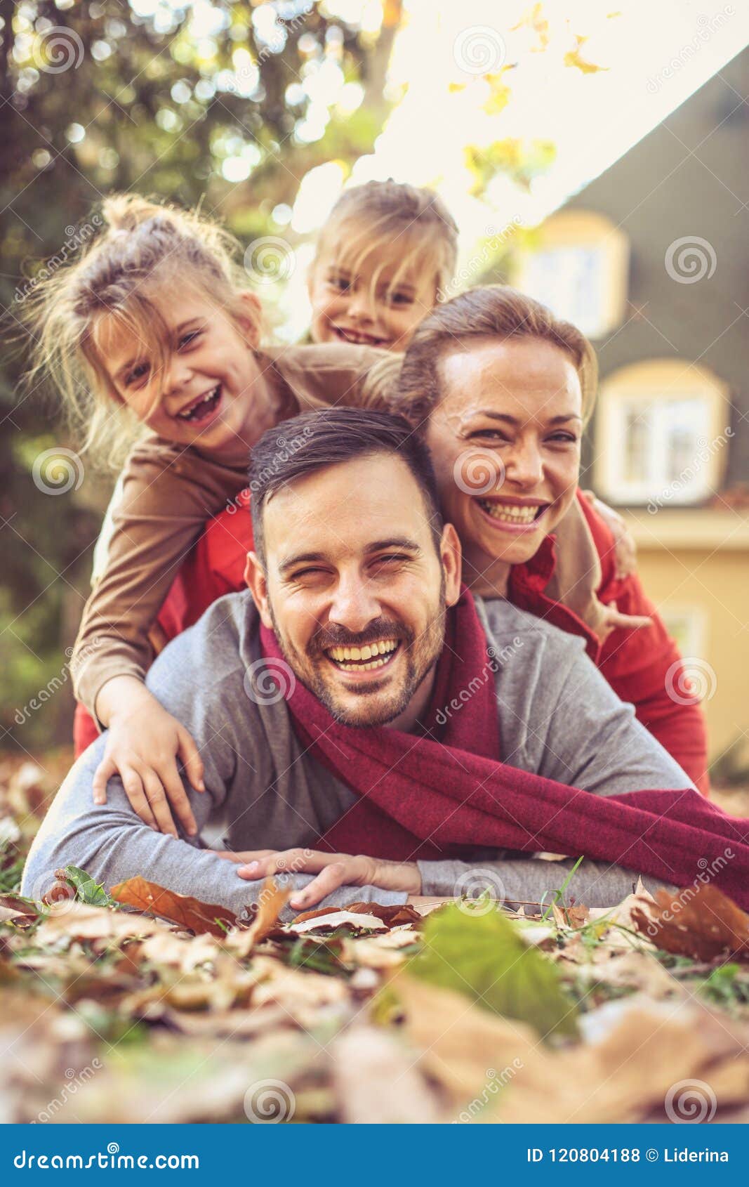 6,019 Family Poses Stock Photos - Free & Royalty-Free Stock Photos from  Dreamstime