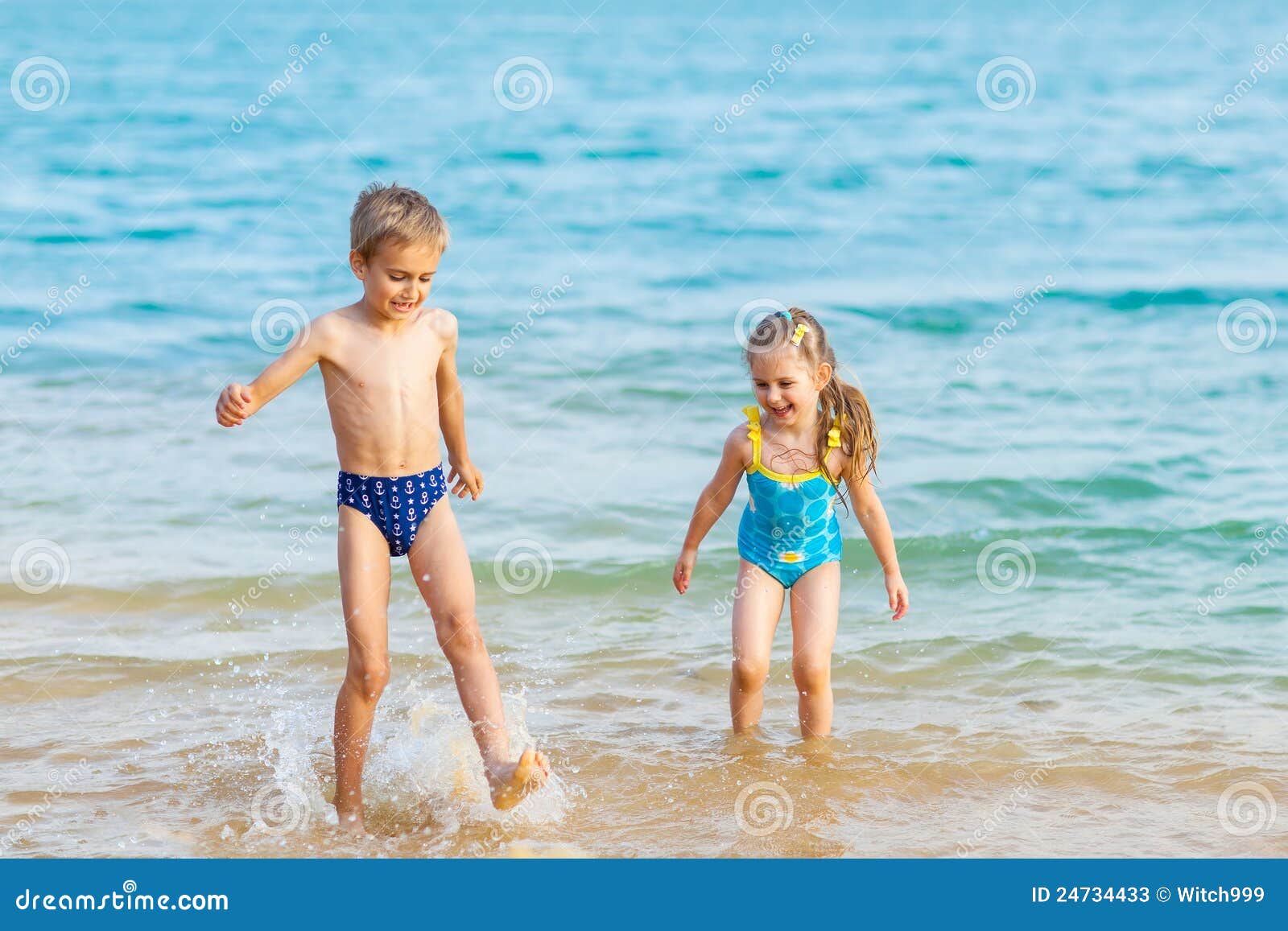 за голыми детьми на пляже фото 4