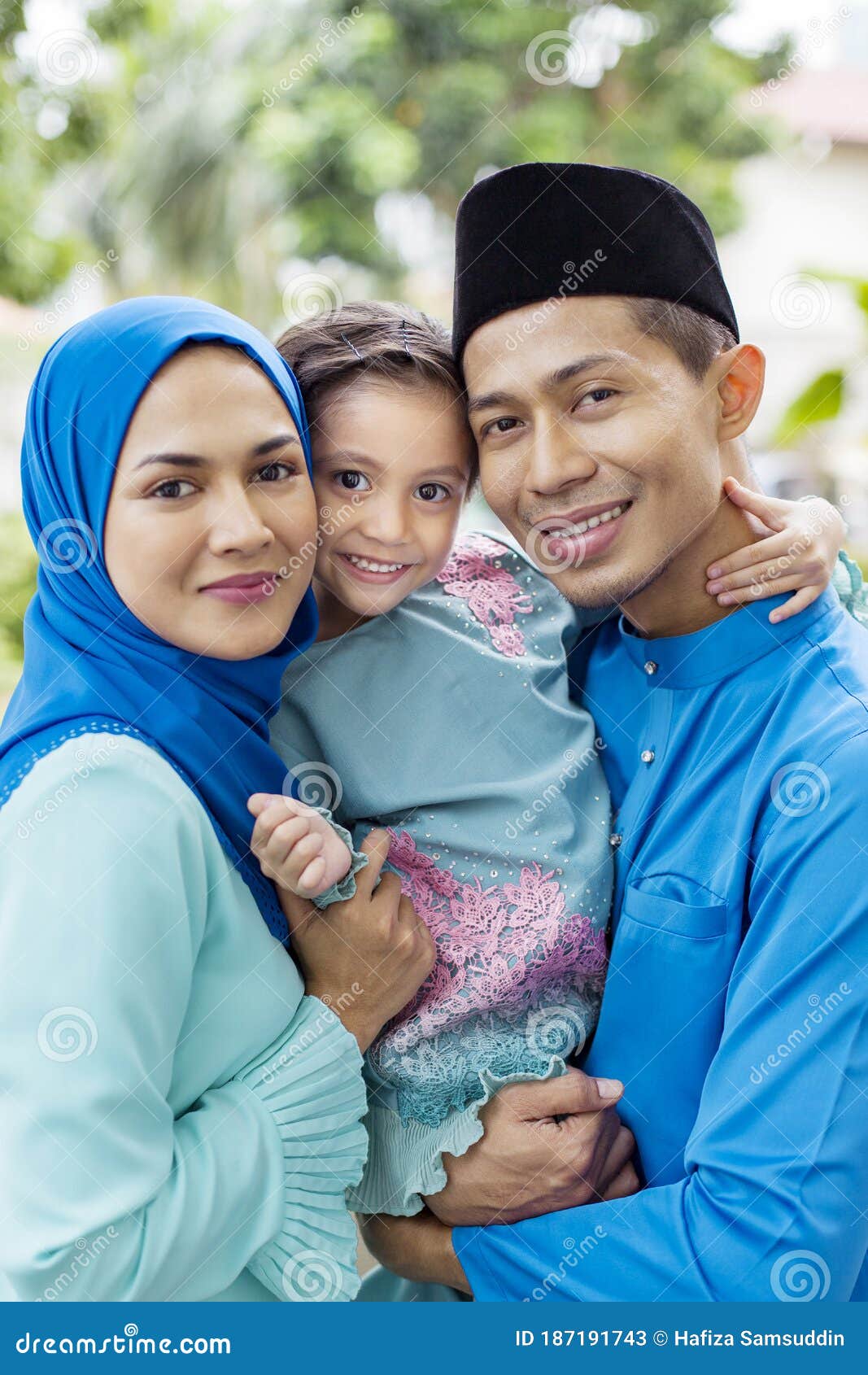 Happy Muslim family stock image. Image of parents, festive - 187191743