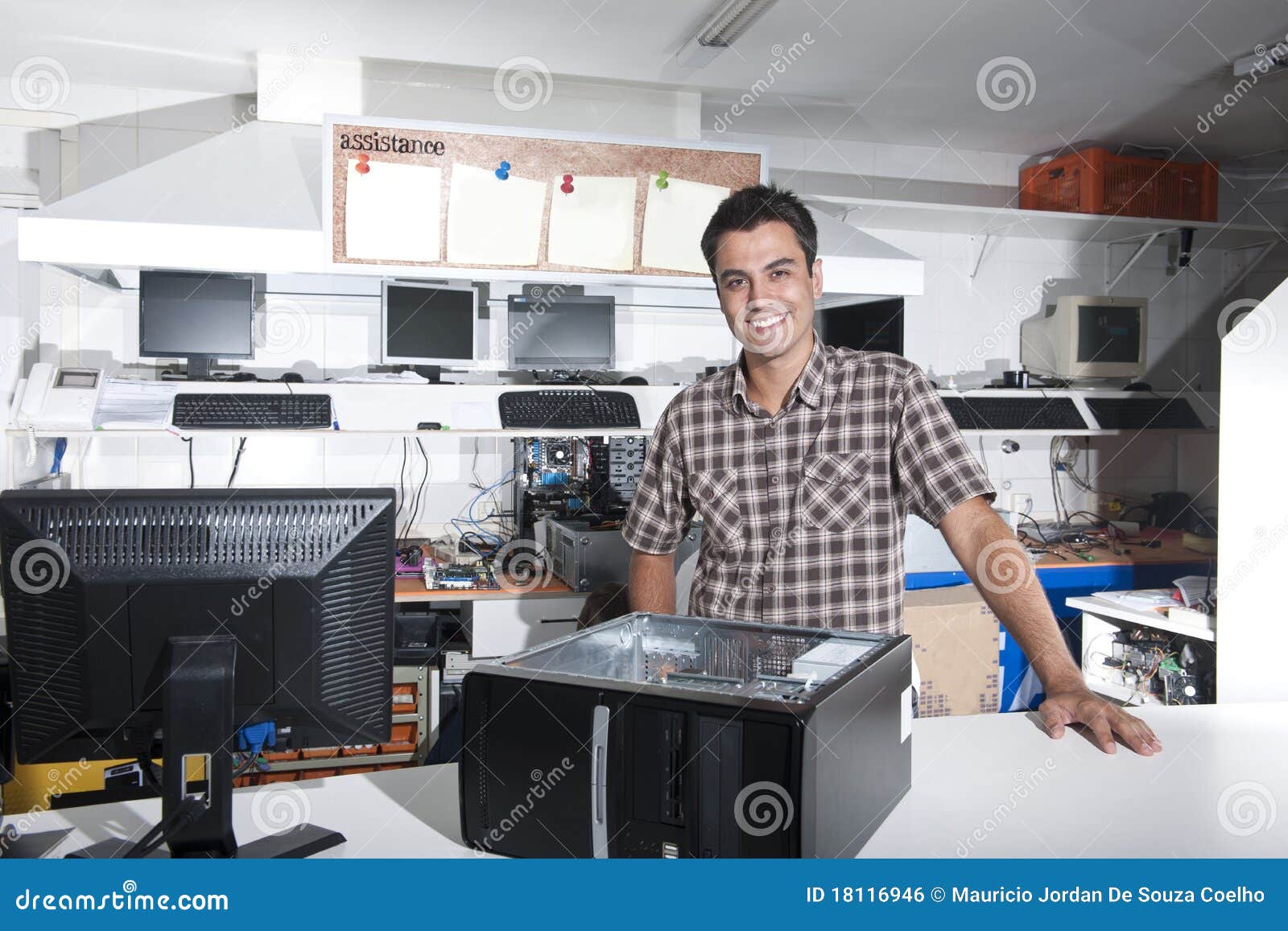 Computer shop hi-res stock photography and images - Alamy