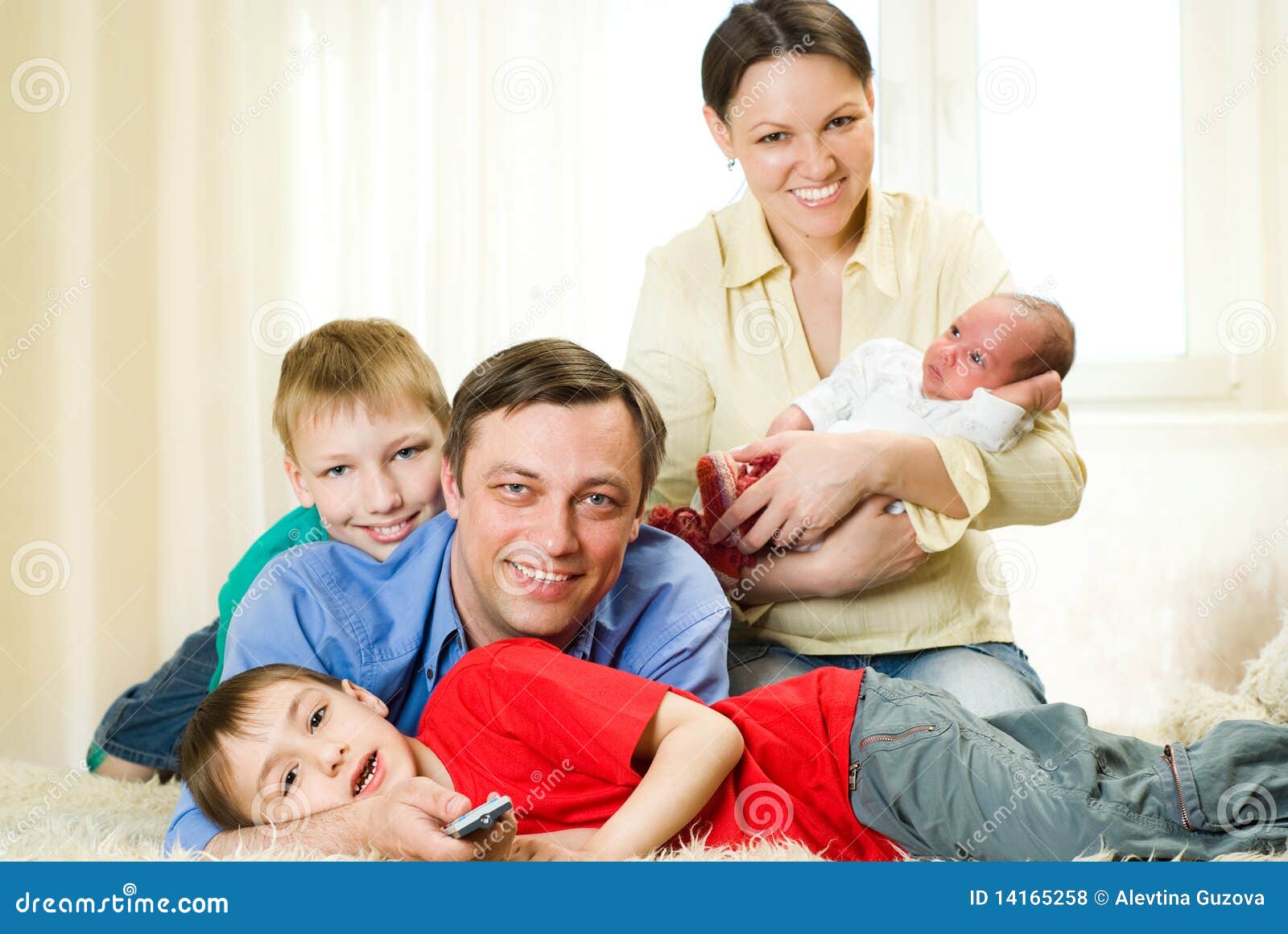 Happy Parents And Children Royalty Free Stock Photos - Image: 14165258