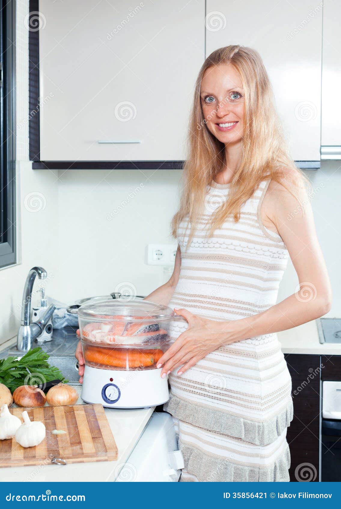 Pregnant Cooking 119