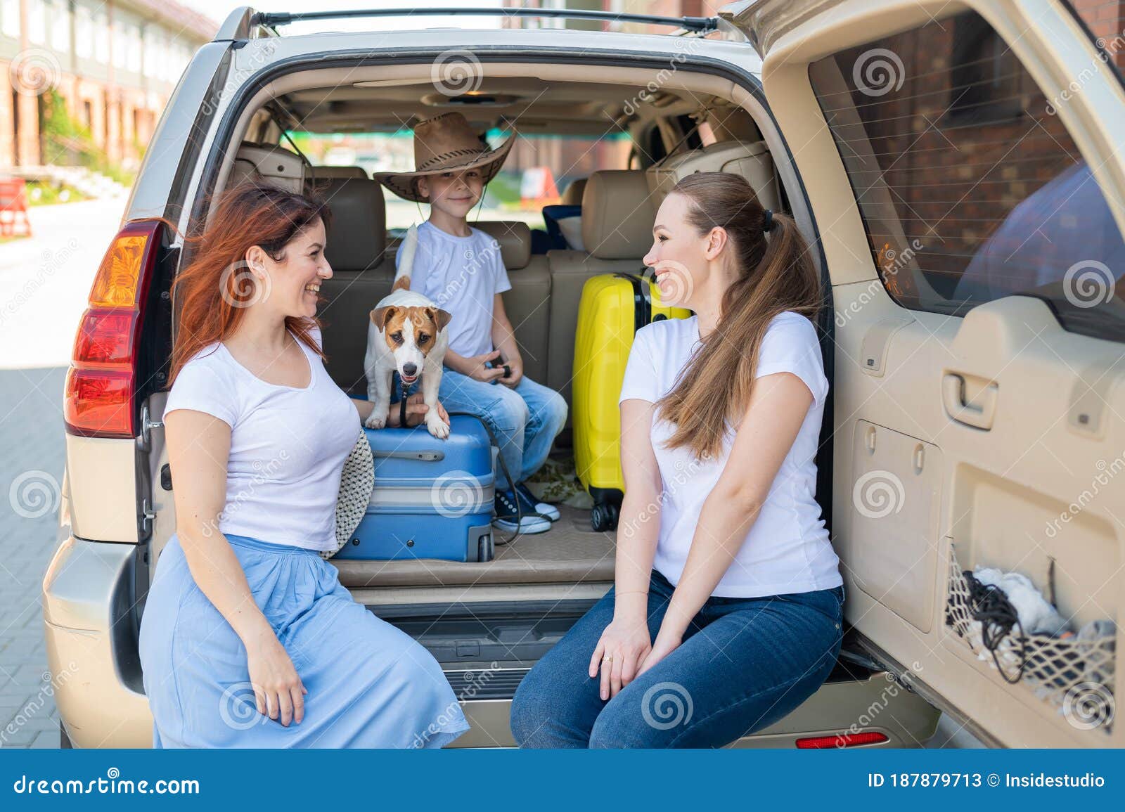 Lesbian Sex In A Car