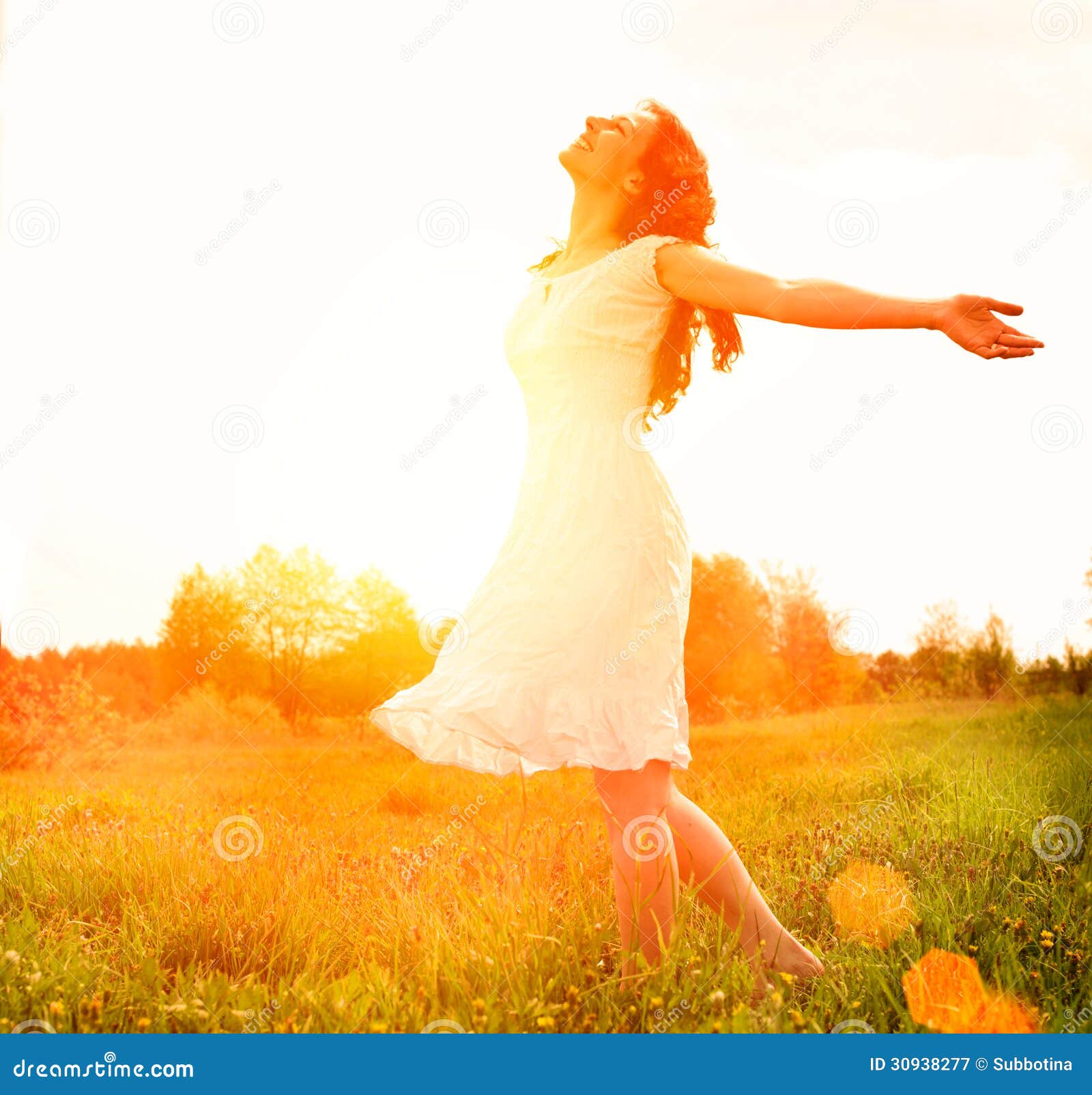 happy-woman-enjoying-nature-enjoyment-fr